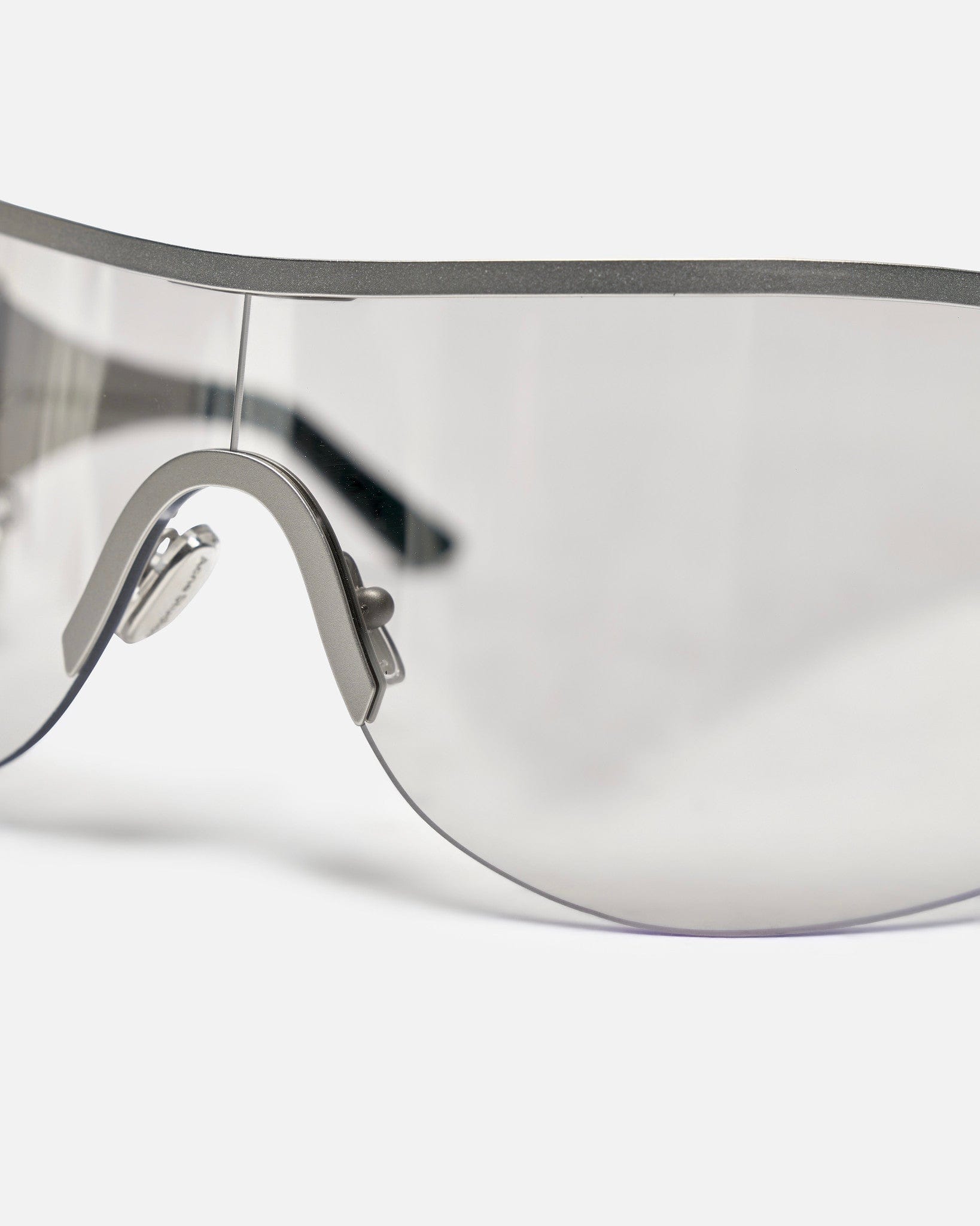 Оригінальна Auggi Shield Sunglasses In Transparent Silver Acne studios – детальний вид