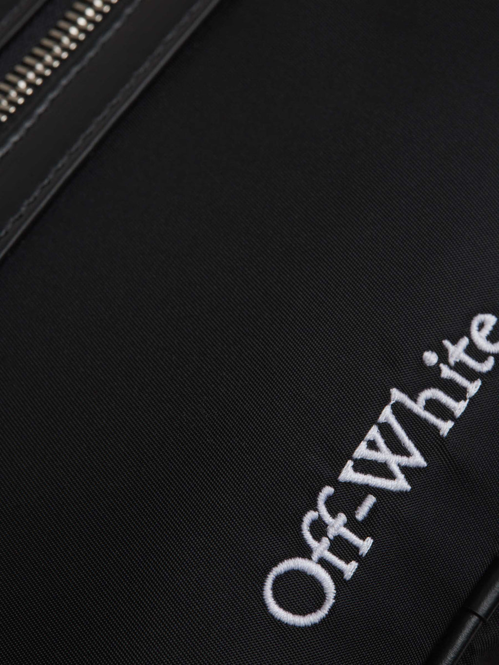 Core Camera Crossbody Bag Off-white – Гарантія оригінальності – вид ззаду