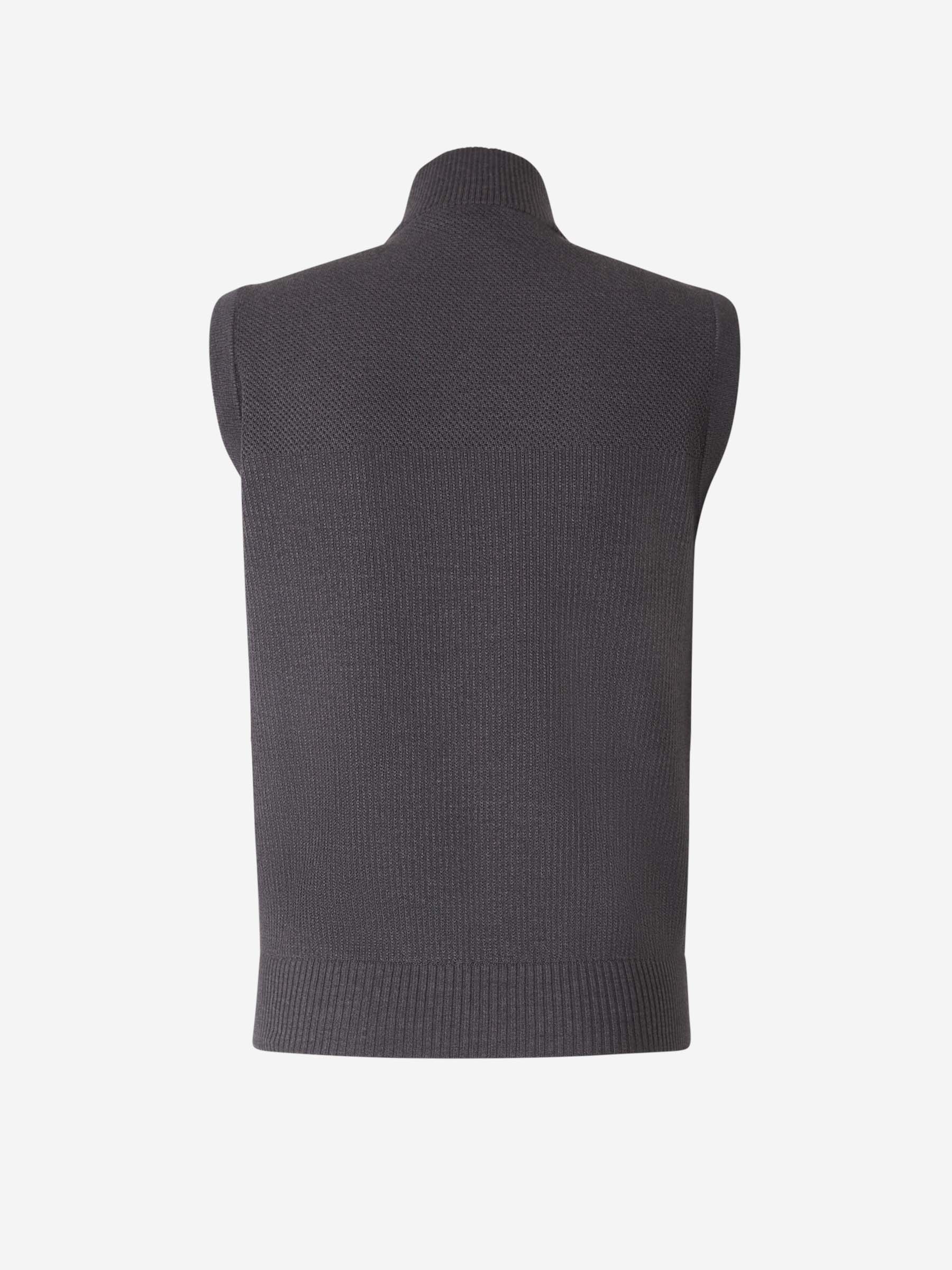 Hybridge Padded Vest Canada goose – Гарантія оригінальності – вид ззаду