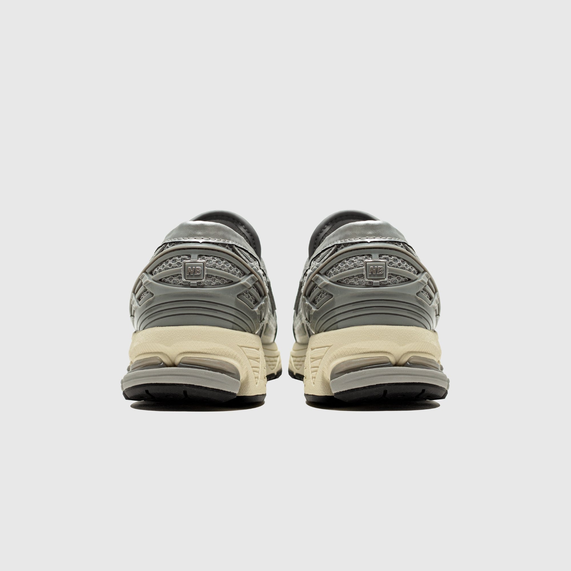 U1906lare Metallic Silver New balance – Гарантія оригінальності – збільшений вид
