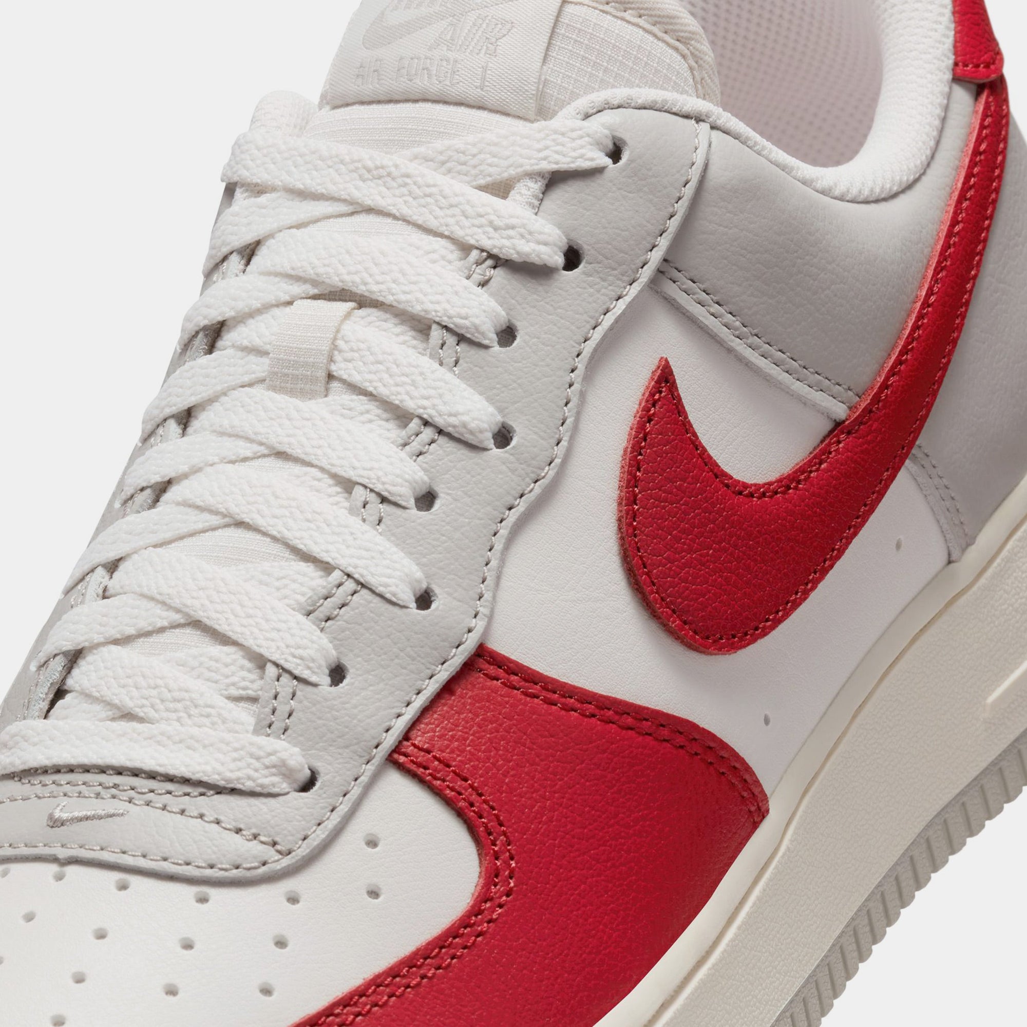 Air Force 1 07 Lv8 Red Toe Mens Basketball Shoes Nike оригінал – Купити в Україні – вид ззаду