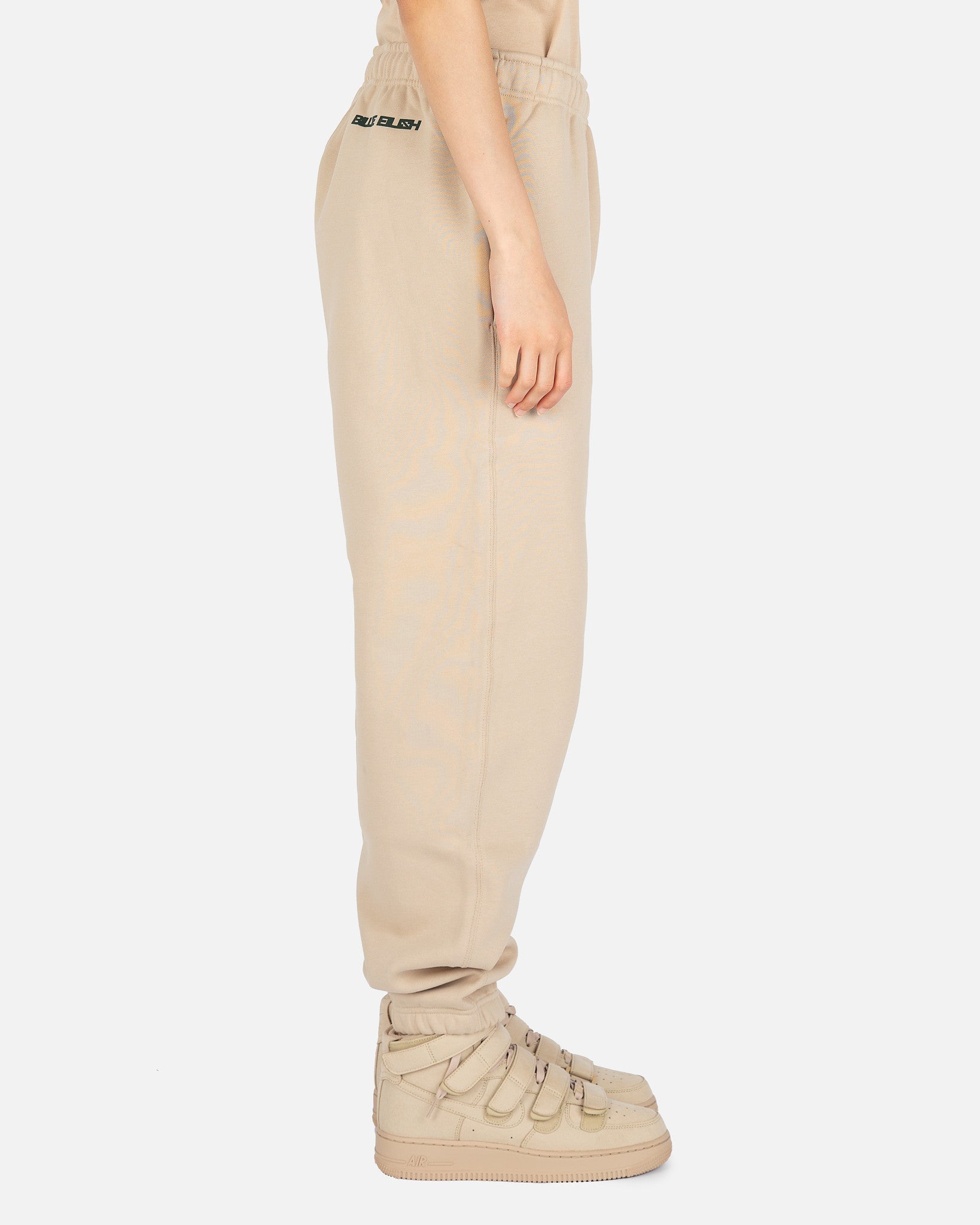 Billie Eilish Sweatpants In Mushroom Nike – Гарантія оригінальності – вид ззаду