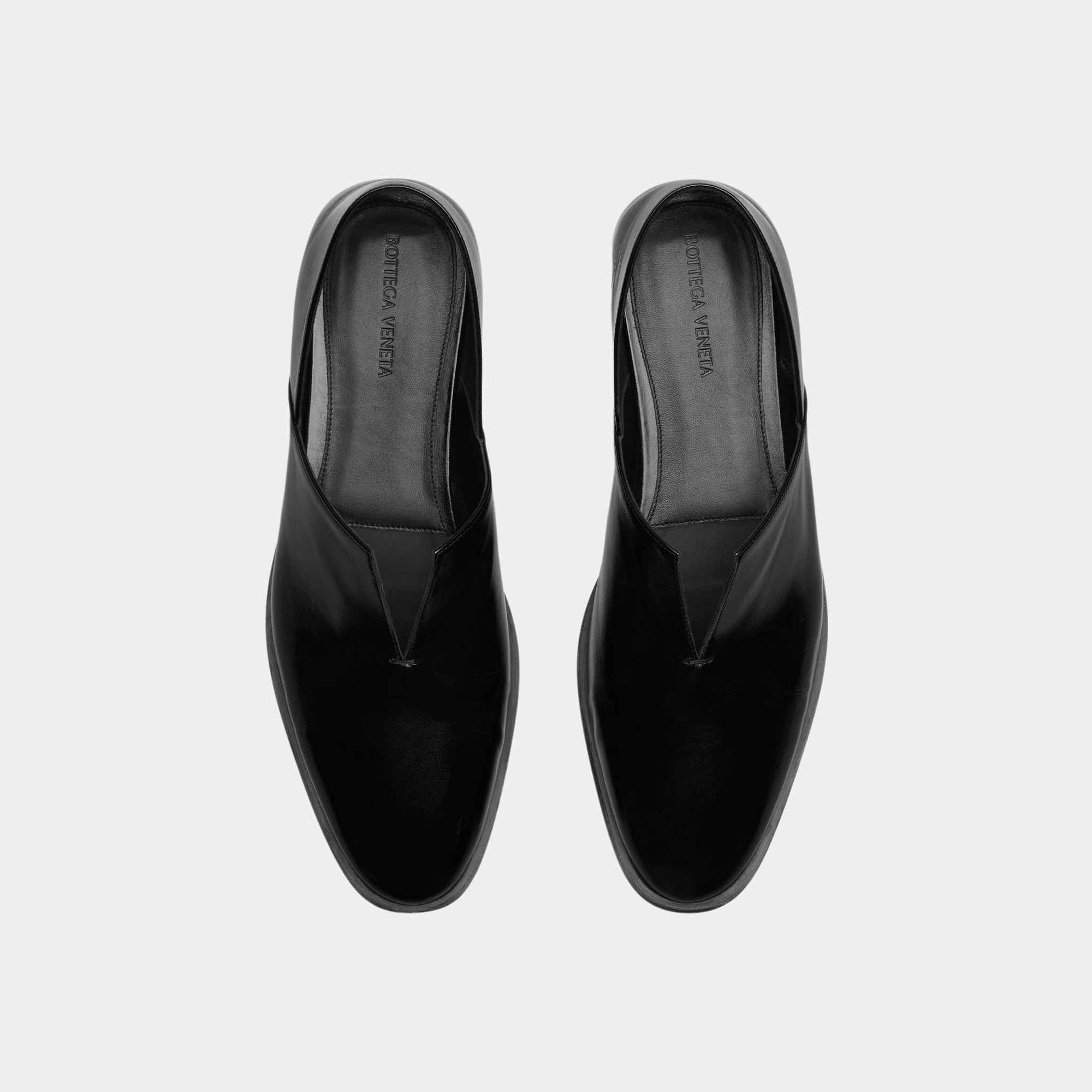 Оригінальна Cha-Cha Slipper Calfskin Closed-Back Slipper Bottega veneta – вид ззаду