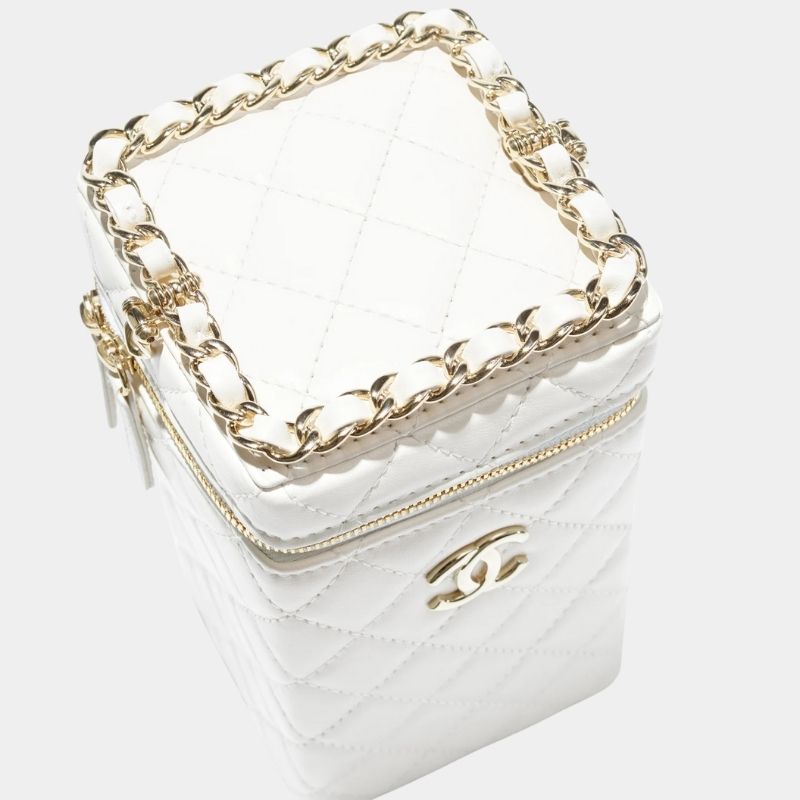 Оригінальна Box Bag Cruise 2024 Chanel – детальний вид