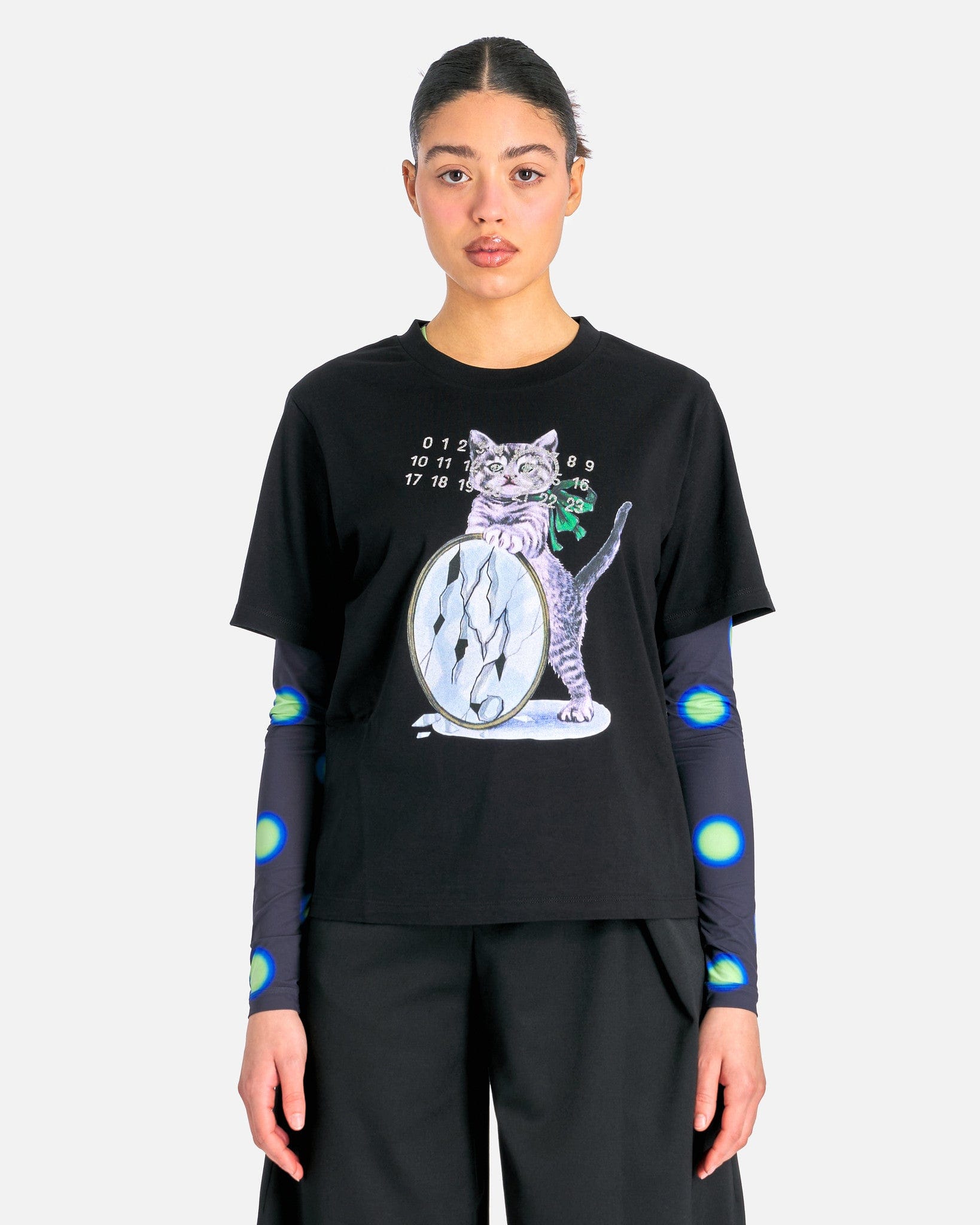 Оригінальна Broken Mirror Graphic T-Shirt In Black Maison margiela – боковий вид