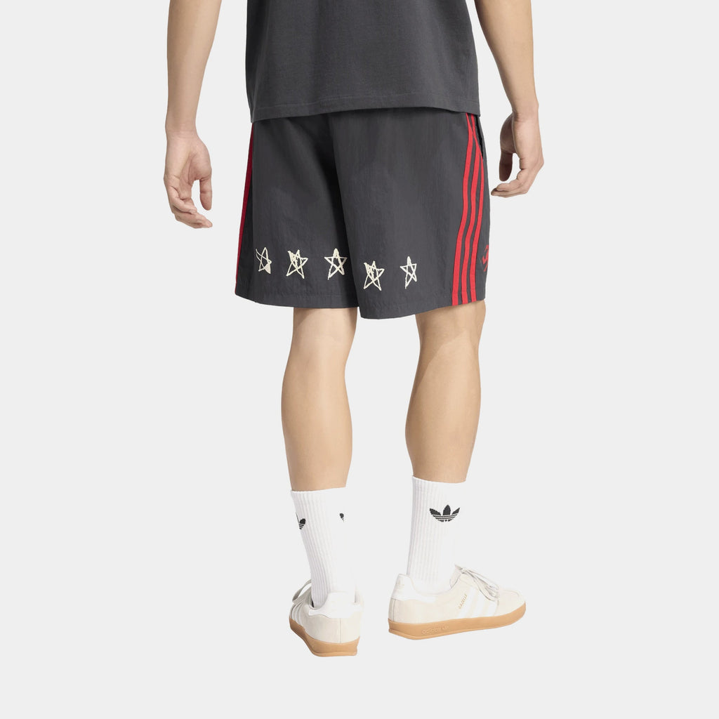 Originals One World Graphic Mens Shorts Adidas оригінал – Купити в Україні – вид ззаду