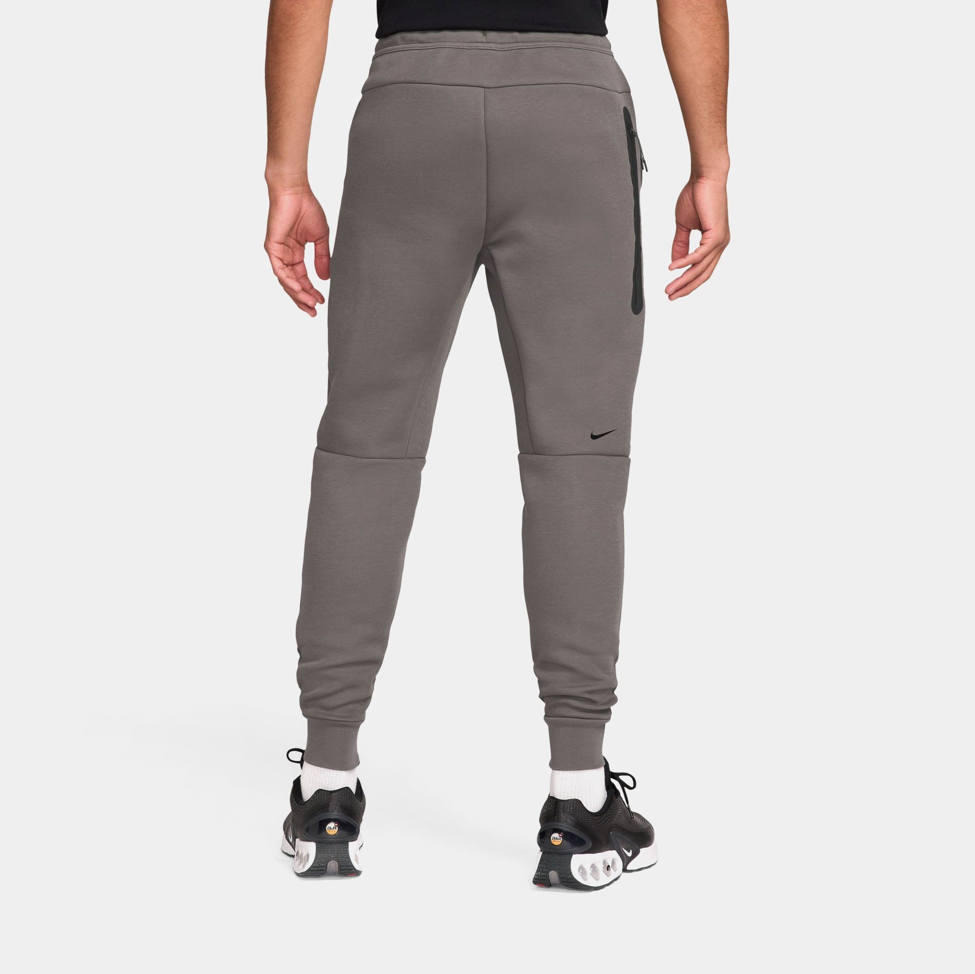 Оригінальна Tech Fleece Jogger Mens Pants Nike – вид ззаду