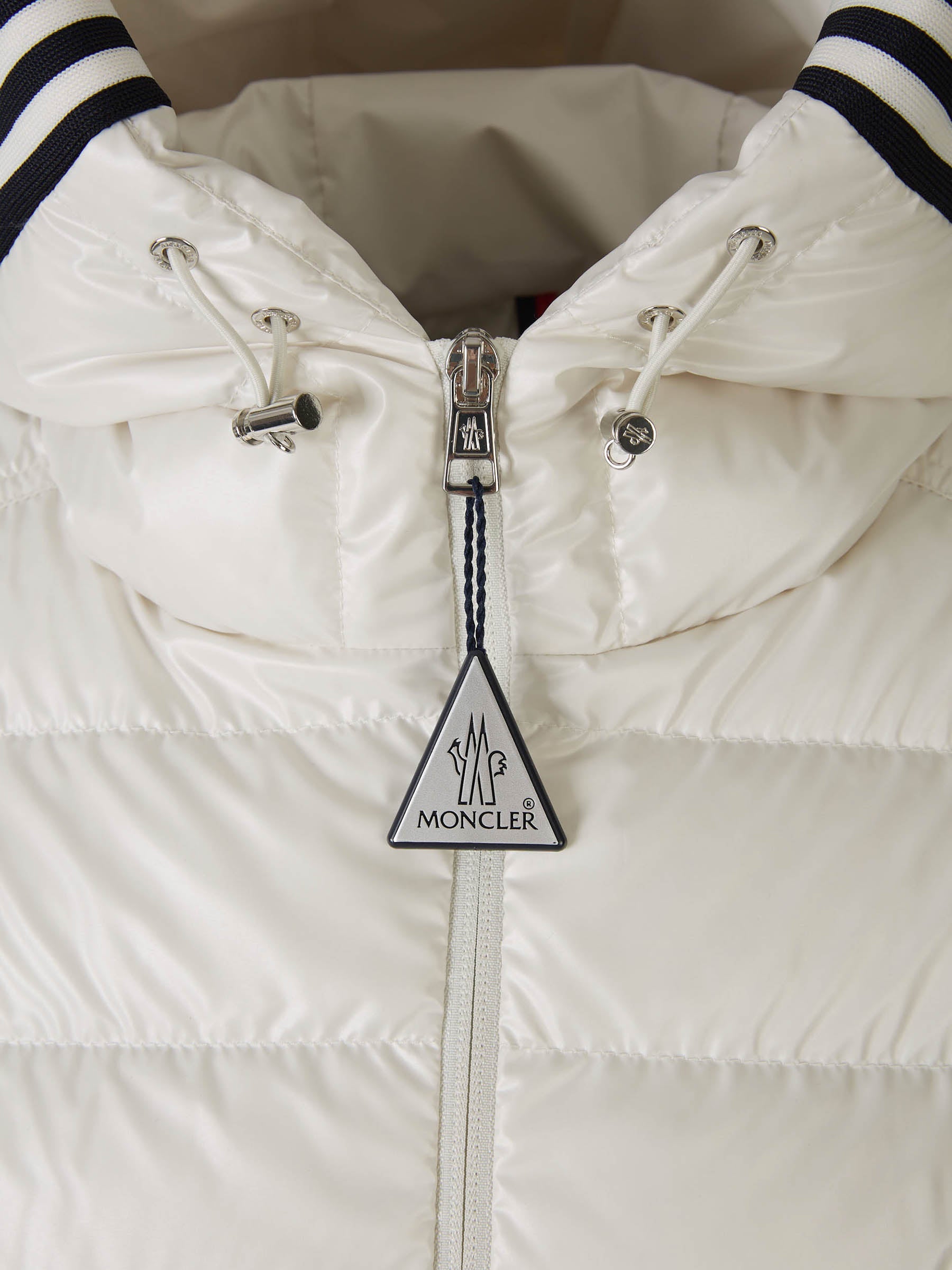Cornour Padded Jacket Moncler оригінал – Купити в Україні – збільшений вид