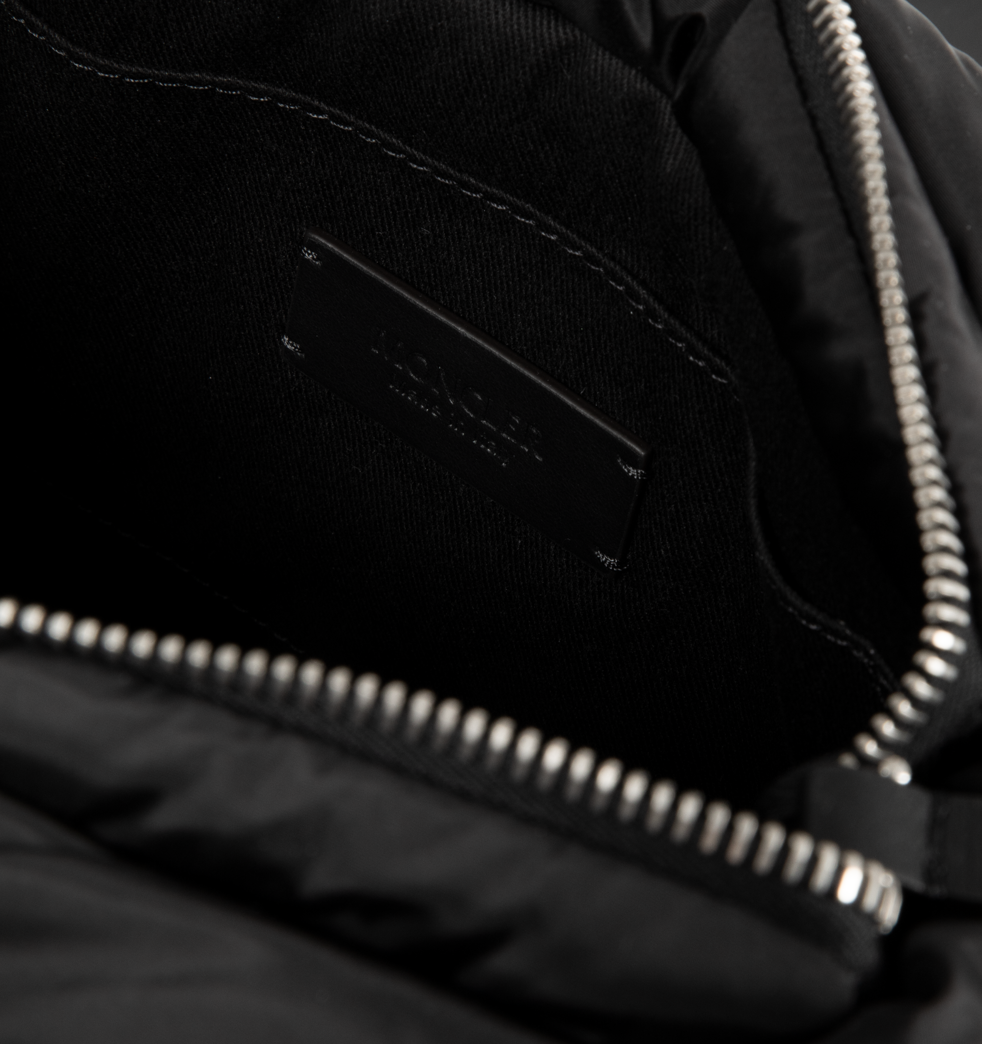 Mini Caradoc Tote Bag Moncler – Гарантія оригінальності – детальний вид