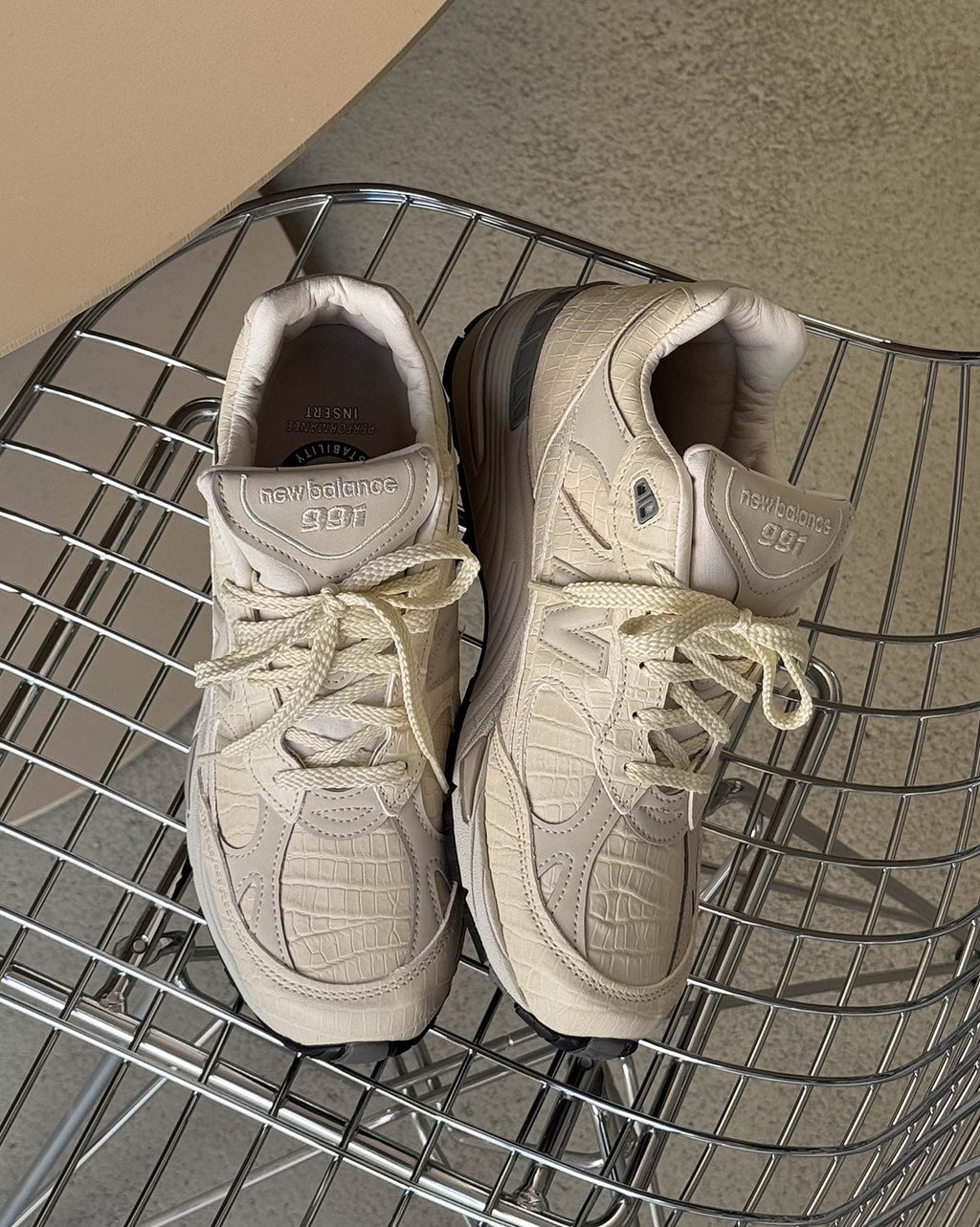 991 V1 *made In England* *snakeskin* New balance оригінал – Купити в Україні – вид ззаду