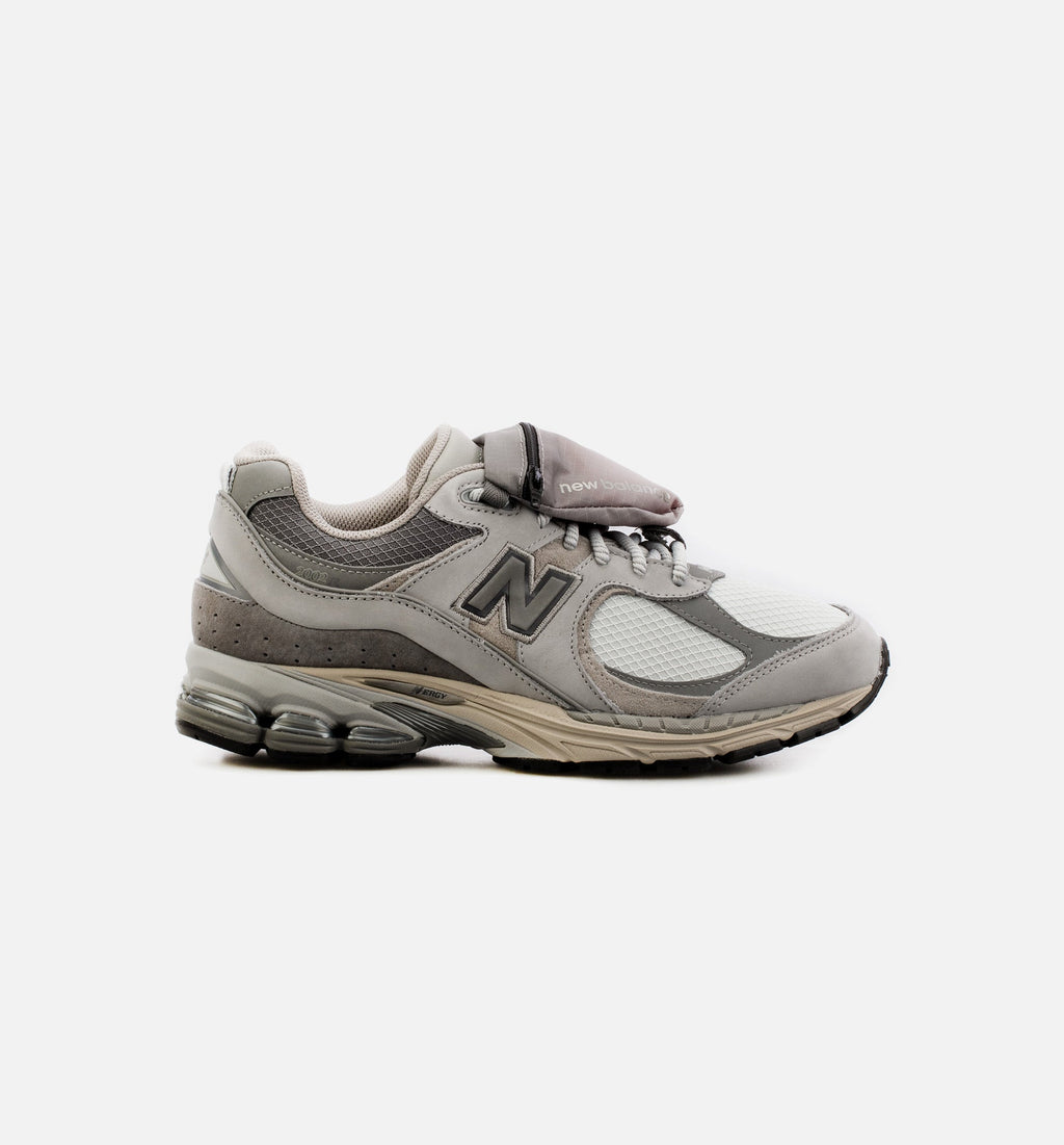 Оригінальна 2002r Pocket Mens Lifestyle Shoe New balance – боковий вид