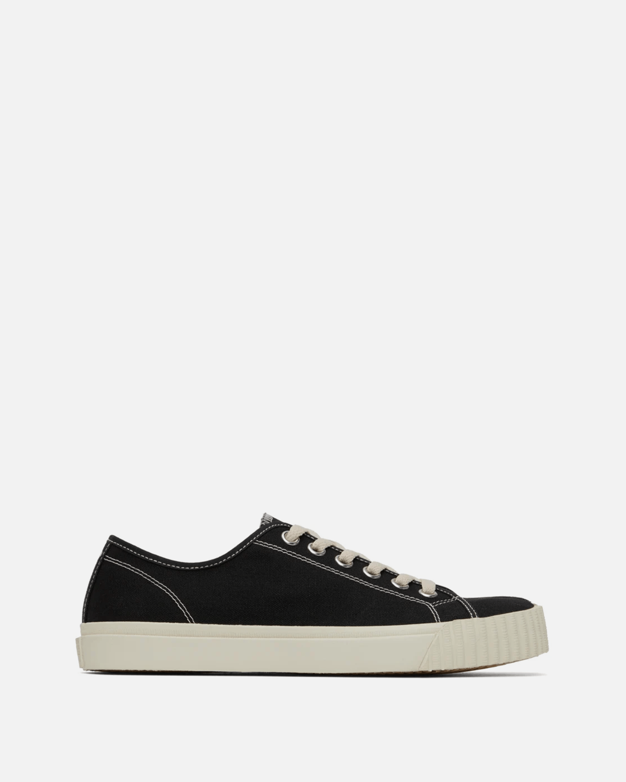 Canvas Tabi Sneaker In Black Maison margiela оригінал – Купити в Україні – боковий вид