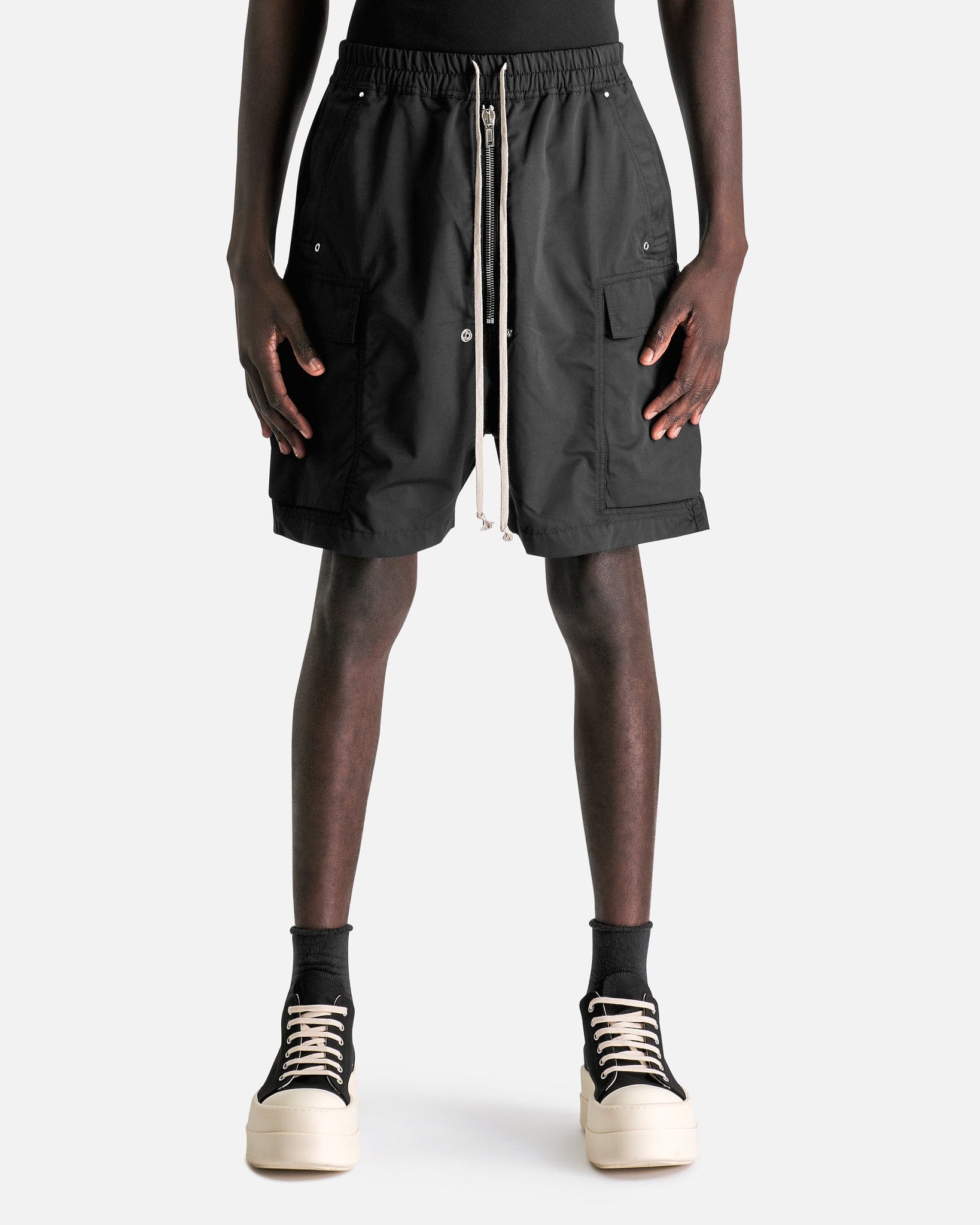 Cargobela Shorts In Black Rick owens – Гарантія оригінальності – боковий вид