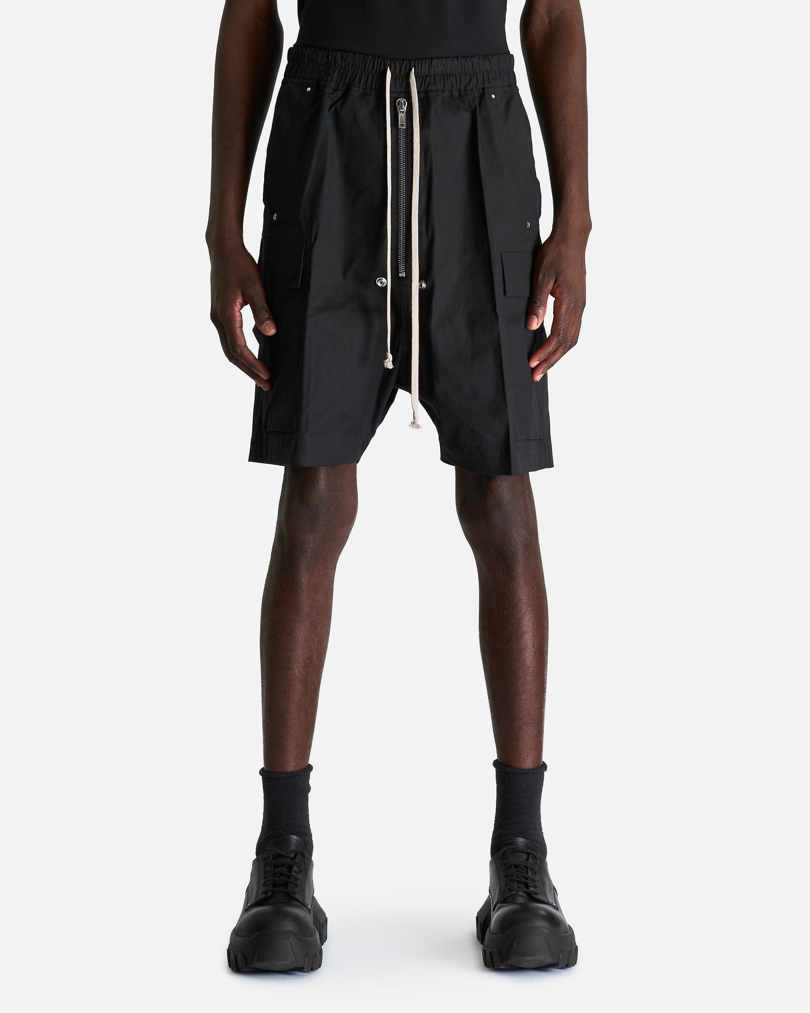 Cargobela Shorts In Black Rick owens – Гарантія оригінальності – боковий вид