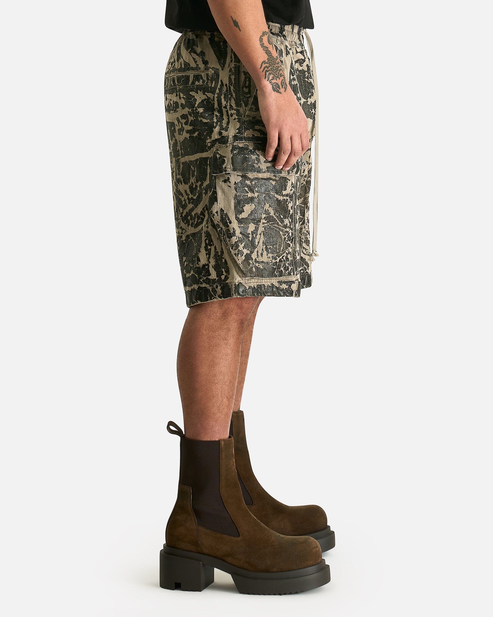 Cargobela Shorts In Black Washed Foil Rick owens оригінал – Купити в Україні – вид ззаду
