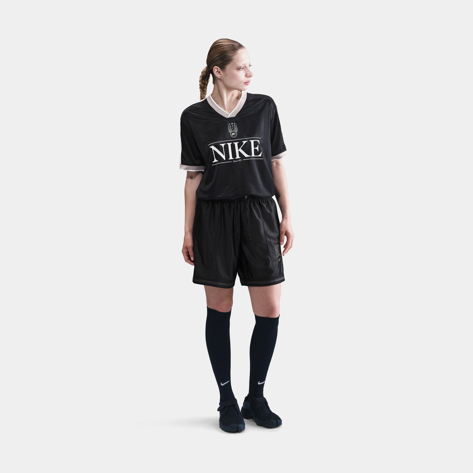 Оригінальна Nsw V Neck Since 1964 Womens Jersey Nike – боковий вид