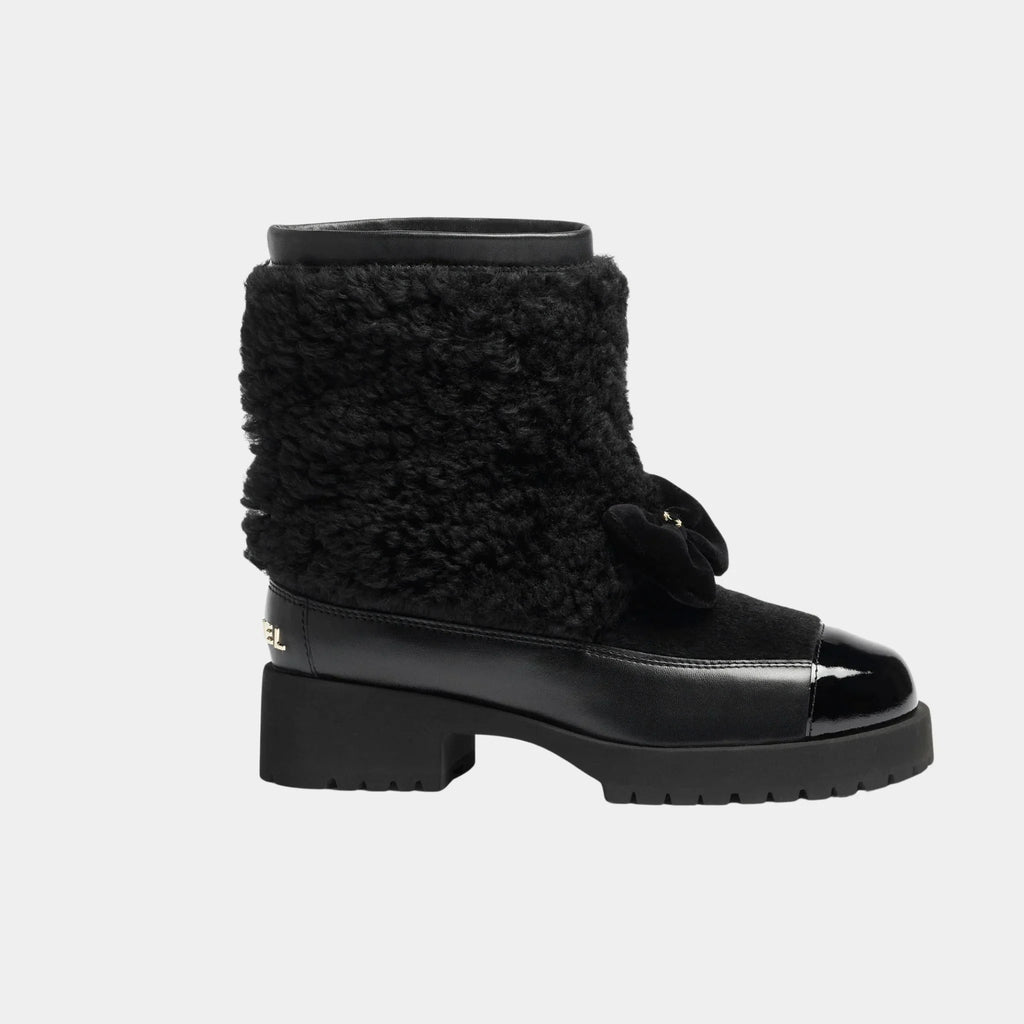 Ankle Boots Black Woolly Lamb Veal Varnished Lamb & Veal Chanel оригінал – Купити в Україні – боковий вид