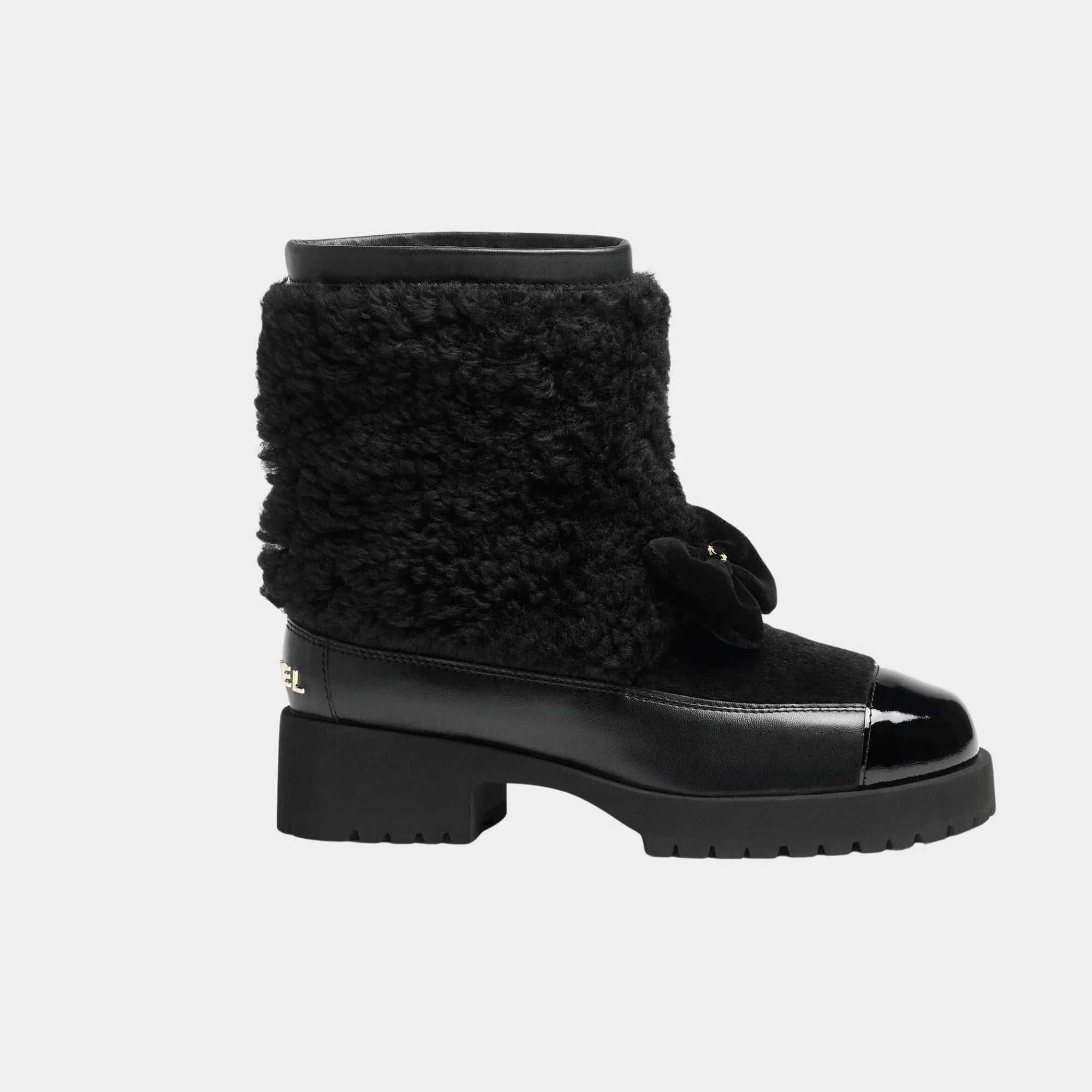 Ankle Boots Black Woolly Lamb Veal Varnished Lamb & Veal Chanel оригінал – Купити в Україні – боковий вид