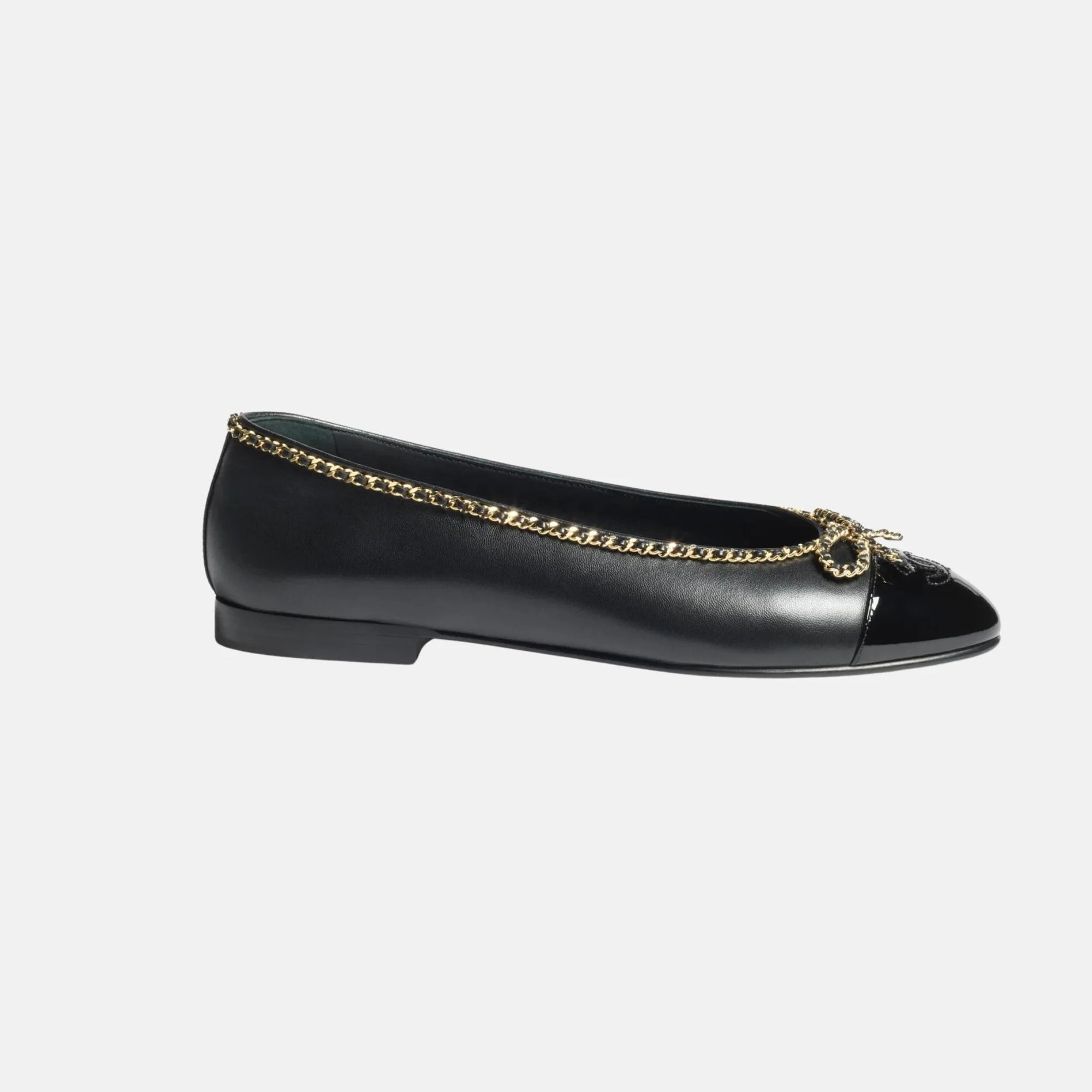 Оригінальна Ballerinas In Lambskin And Varnished Calfskin Chanel – боковий вид