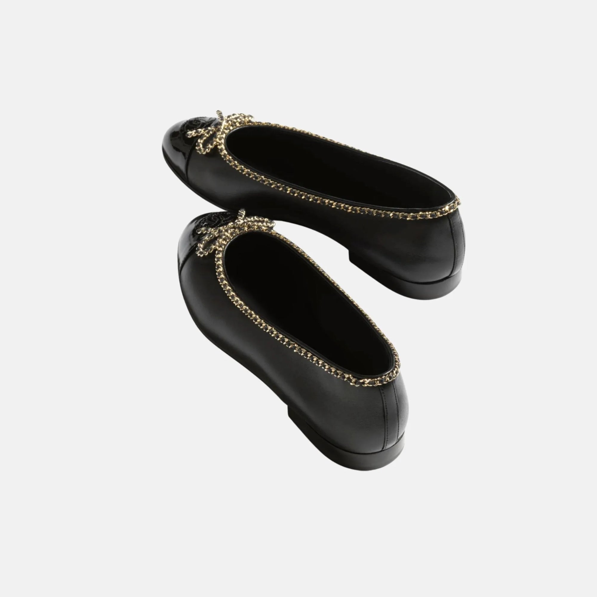 Оригінальна Ballerinas In Lambskin And Varnished Calfskin Chanel – вид ззаду