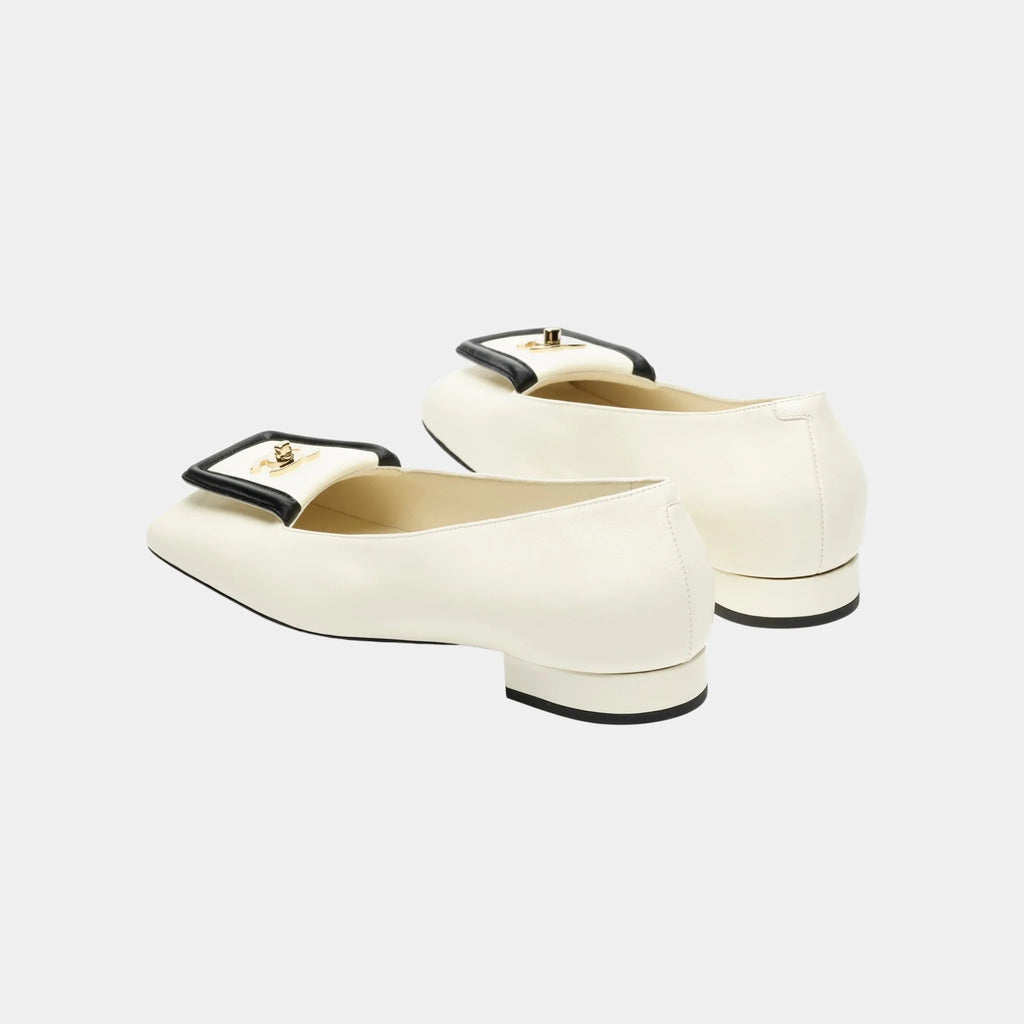 Оригінальна Ballet Flats In Lambskin Ivory & Black Chanel – вид ззаду