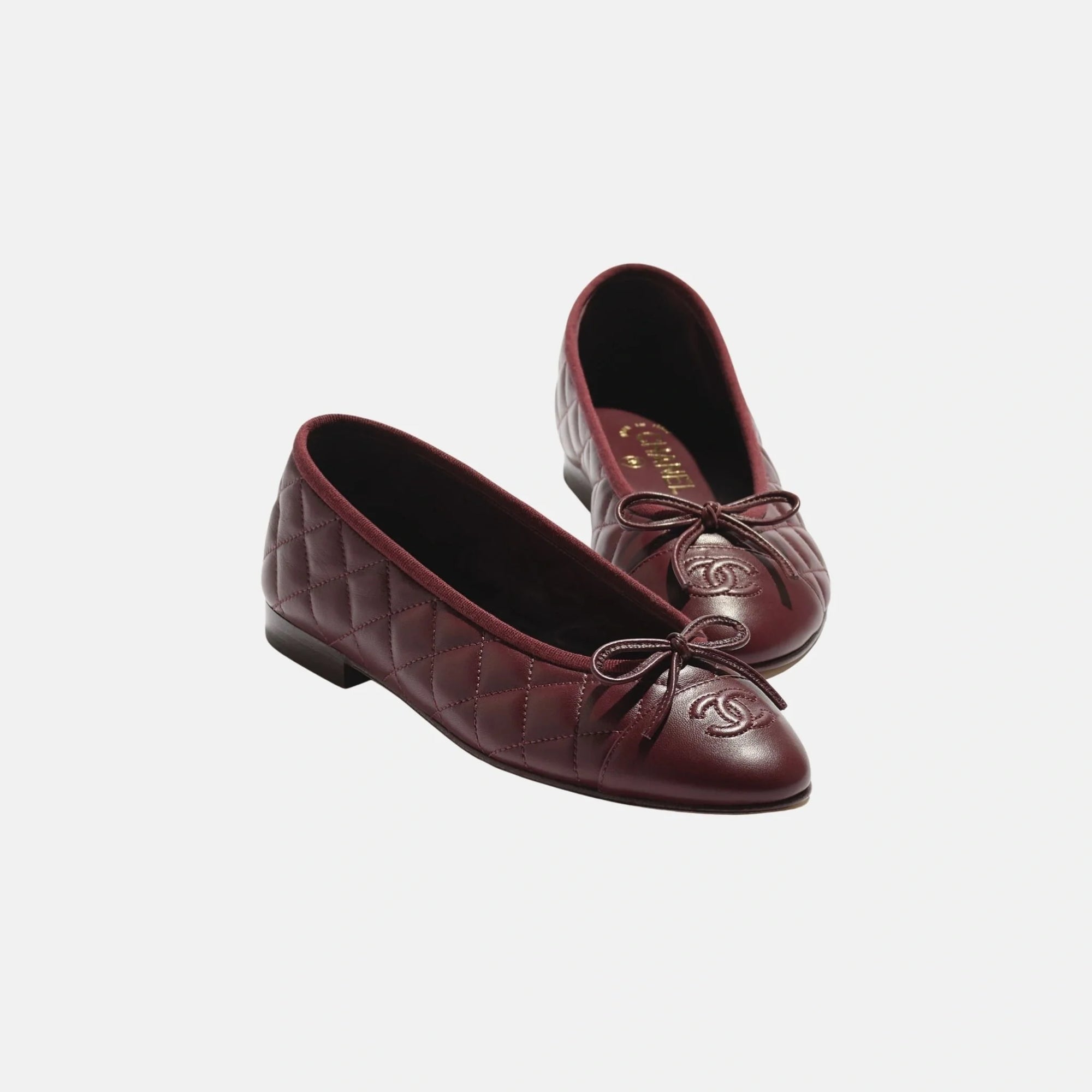Оригінальна Ballet Flats In Lambskin Leather Chanel – вид ззаду