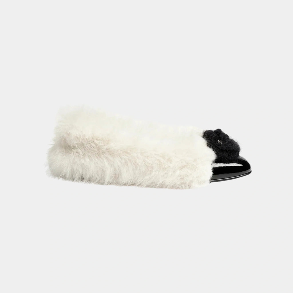 Оригінальна Ballet Flats In Mixed Fibers & Patent Calfskin Chanel – боковий вид