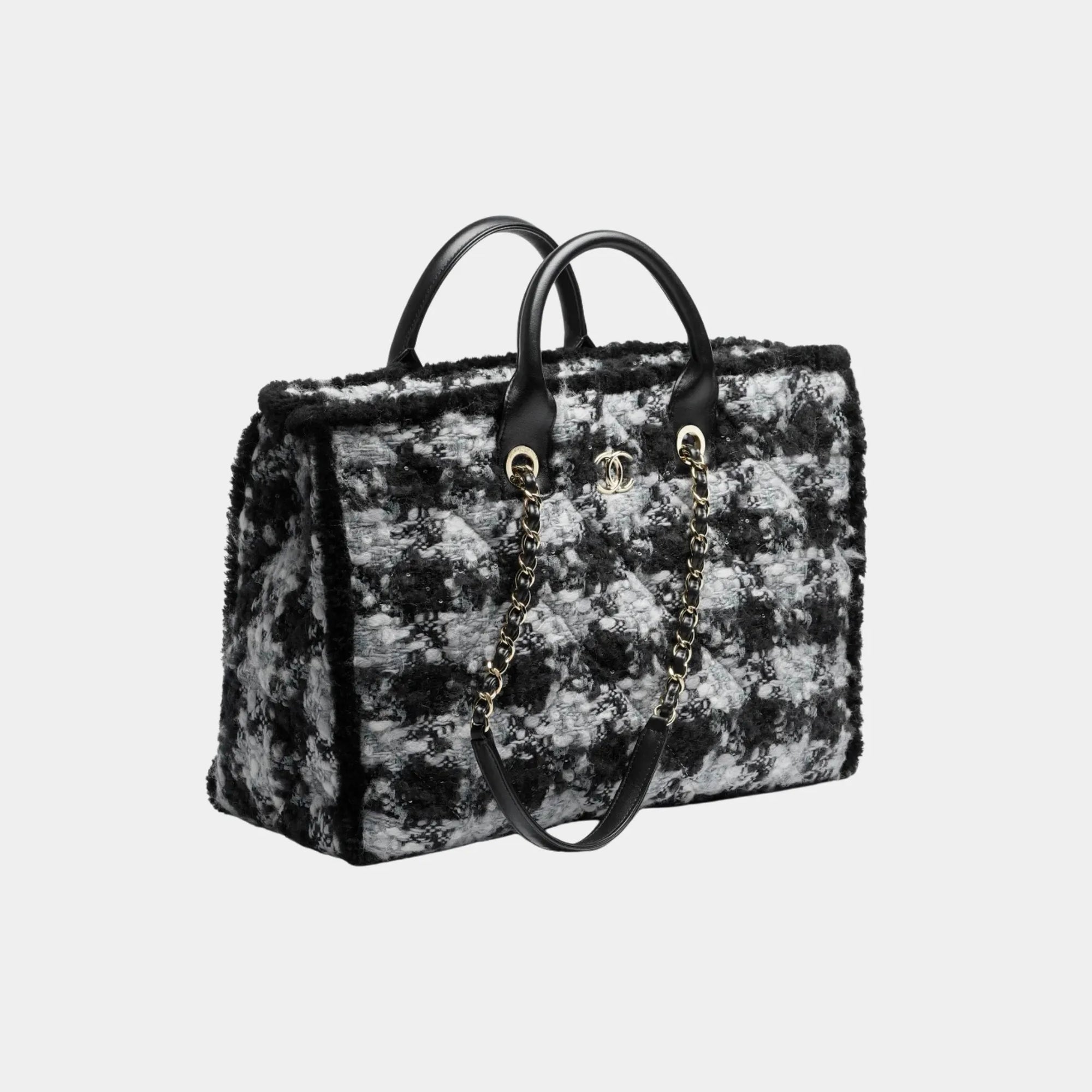 Оригінальна Basket In Tweed Sheepskin And Gold-Tone Metal Chanel – боковий вид
