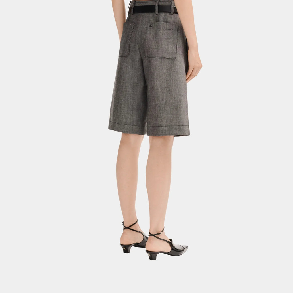 Оригінальна Bermuda Shorts In Grey Wool Canvas Chanel – вид ззаду