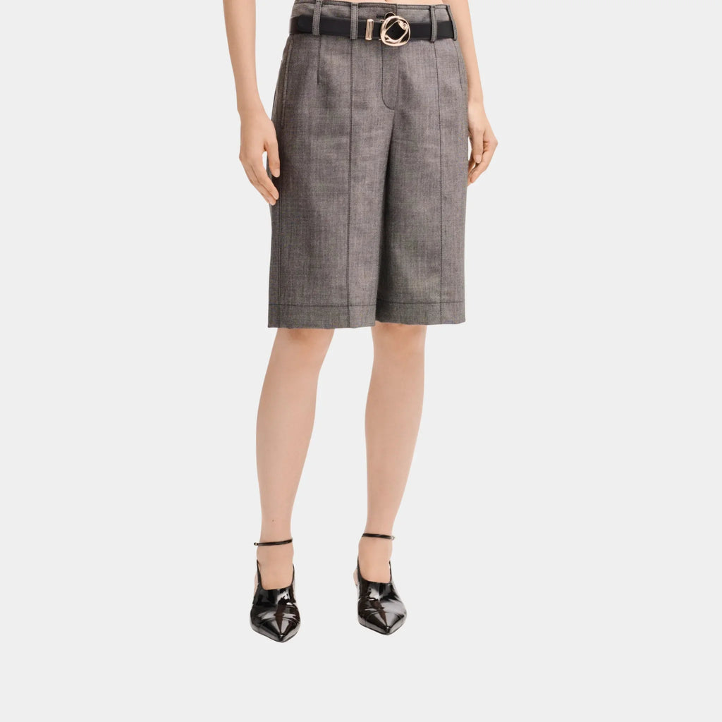 Оригінальна Bermuda Shorts In Grey Wool Canvas Chanel – боковий вид