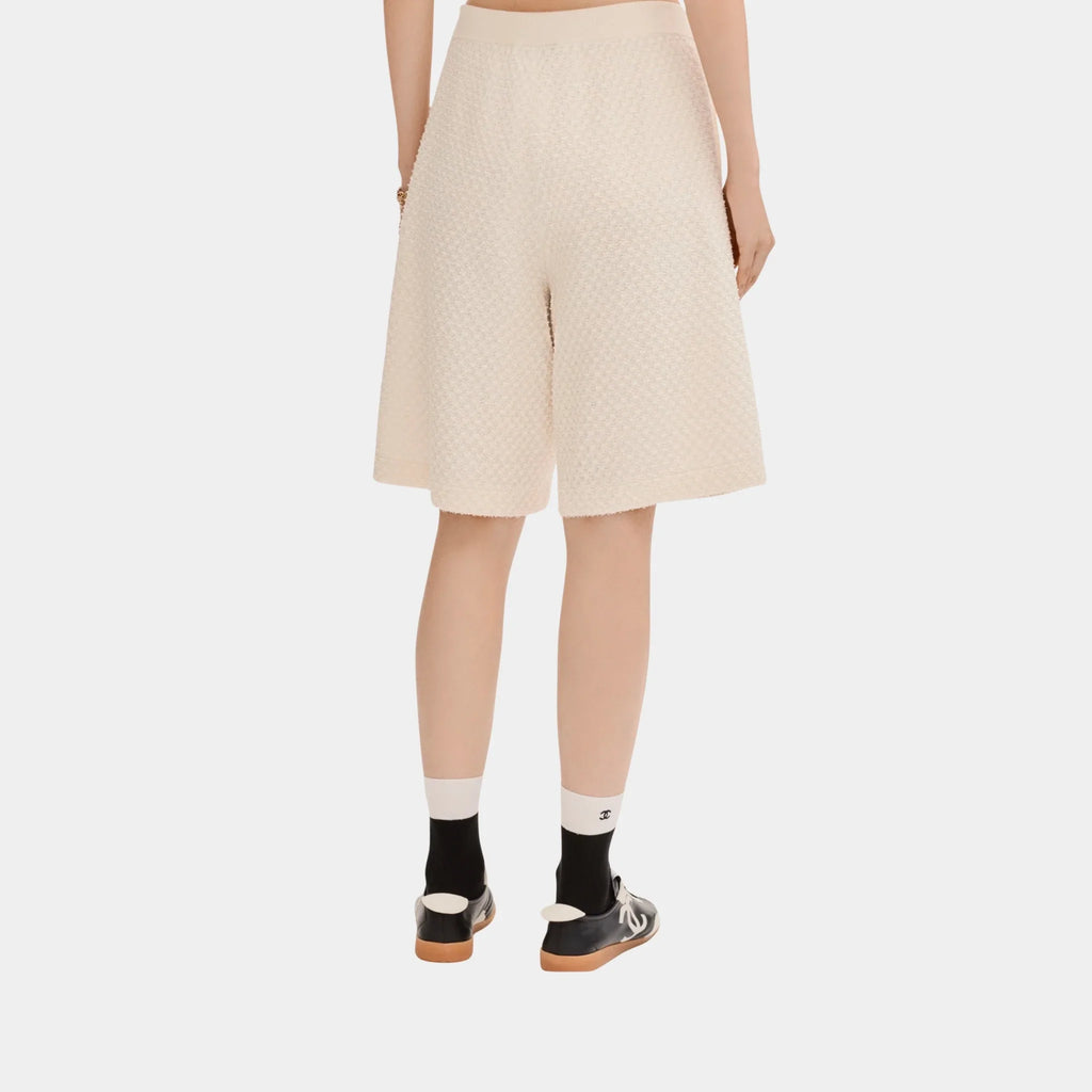 Bermuda Shorts In Silk Ecru Chanel оригінал – Купити в Україні – вид ззаду