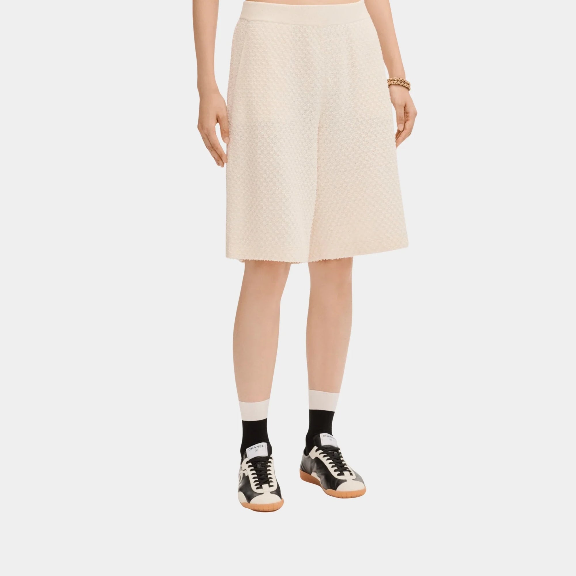 Bermuda Shorts In Silk Ecru Chanel оригінал – Купити в Україні – боковий вид