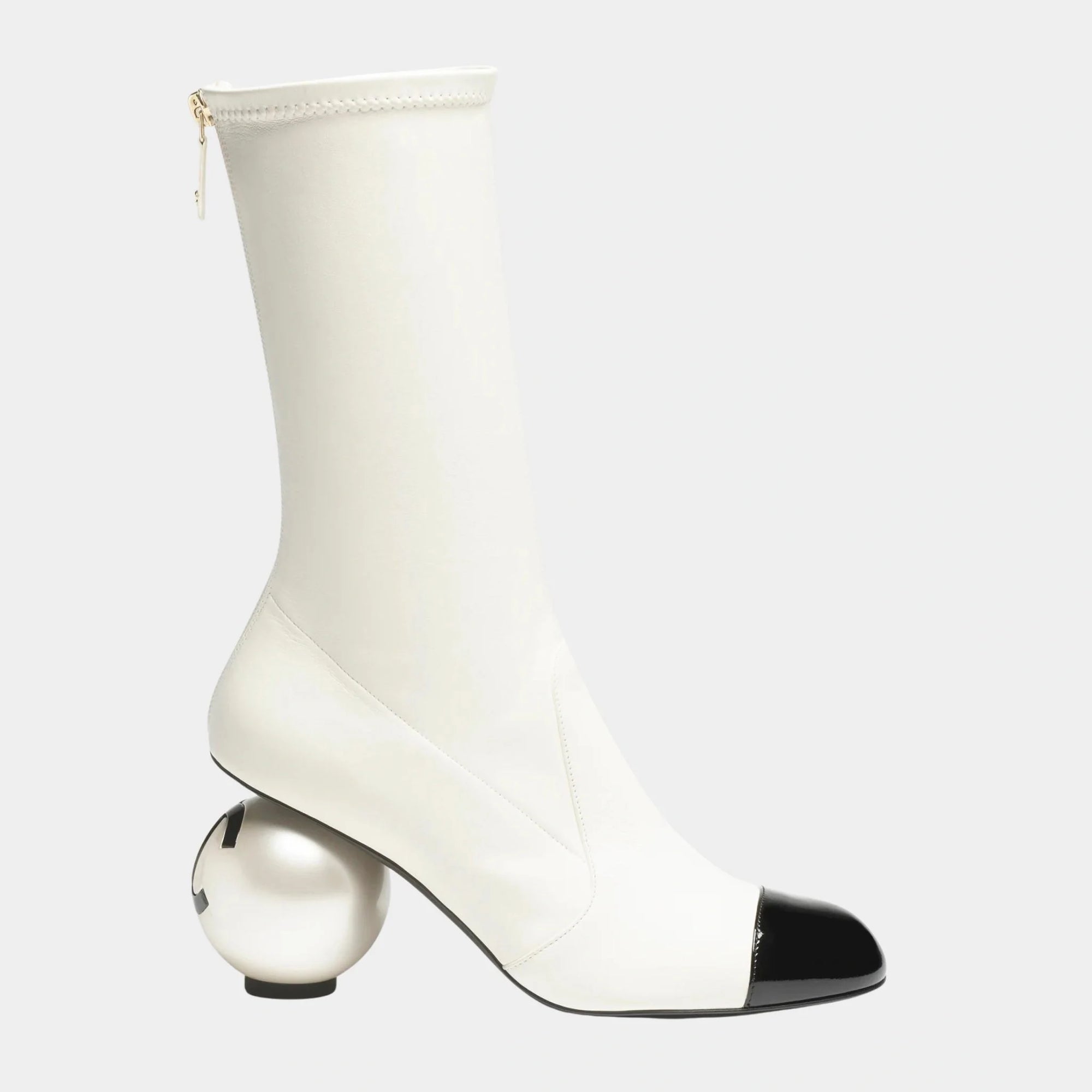 Boots Stretch Lambskin & Patent Calfskin Chanel оригінал – Купити в Україні – детальний вид
