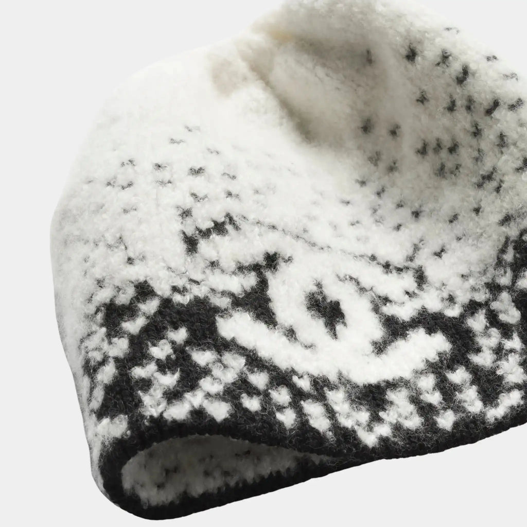 Оригінальна Cap Cashmere & Wool Chanel – вид ззаду