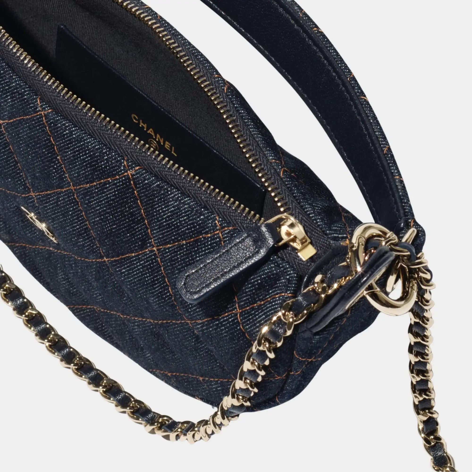 Clutch With Chain Denim & Gold Metal Chanel – Гарантія оригінальності – детальний вид