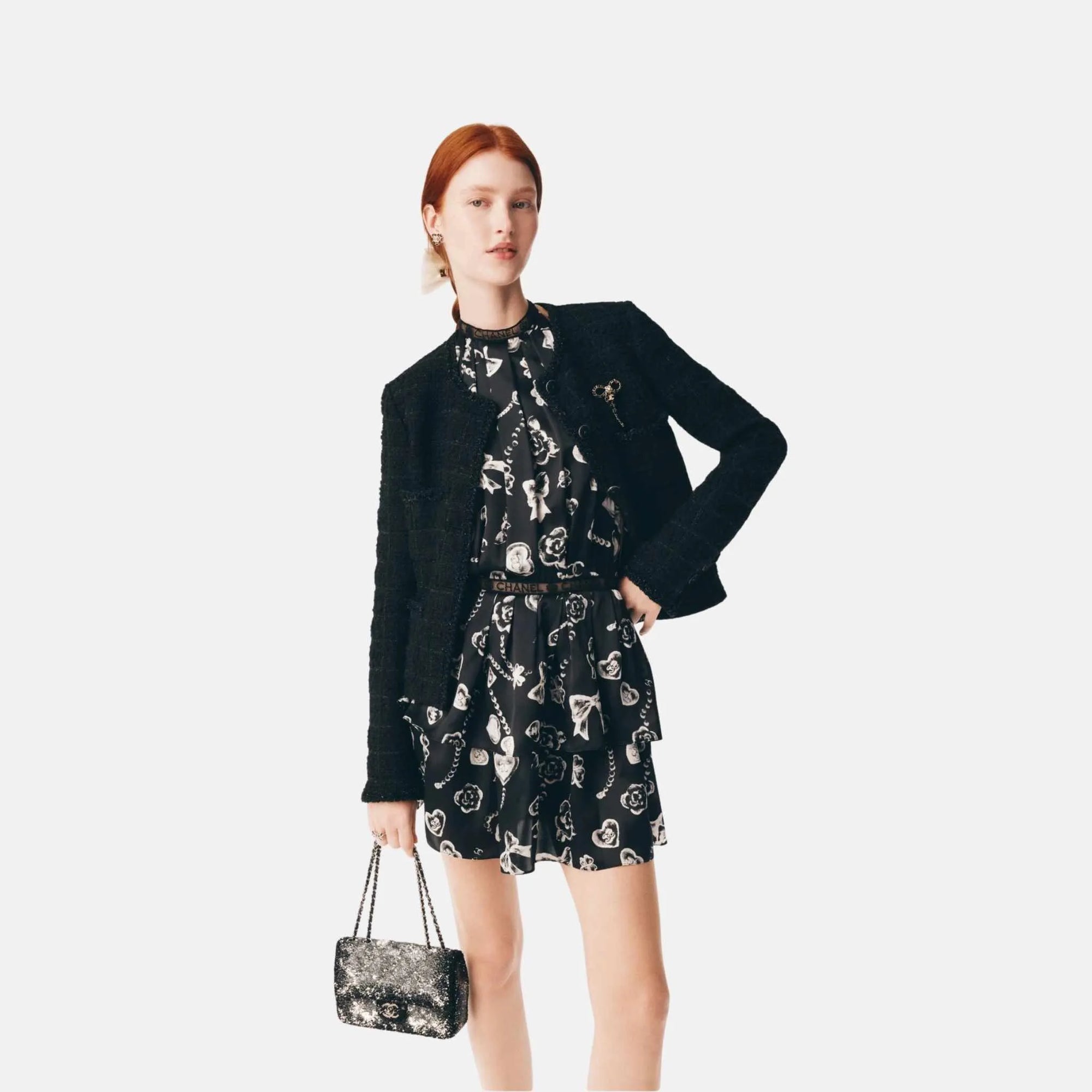 Оригінальна Dress In Printed Silk Satin Chanel – боковий вид