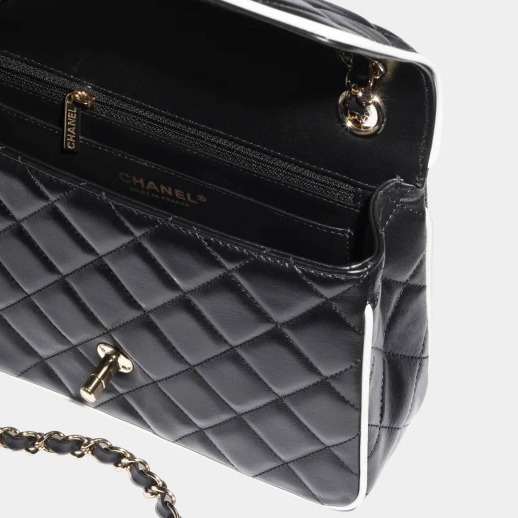 Flap Bag Lambskin Black White Chanel – Гарантія оригінальності – вид ззаду
