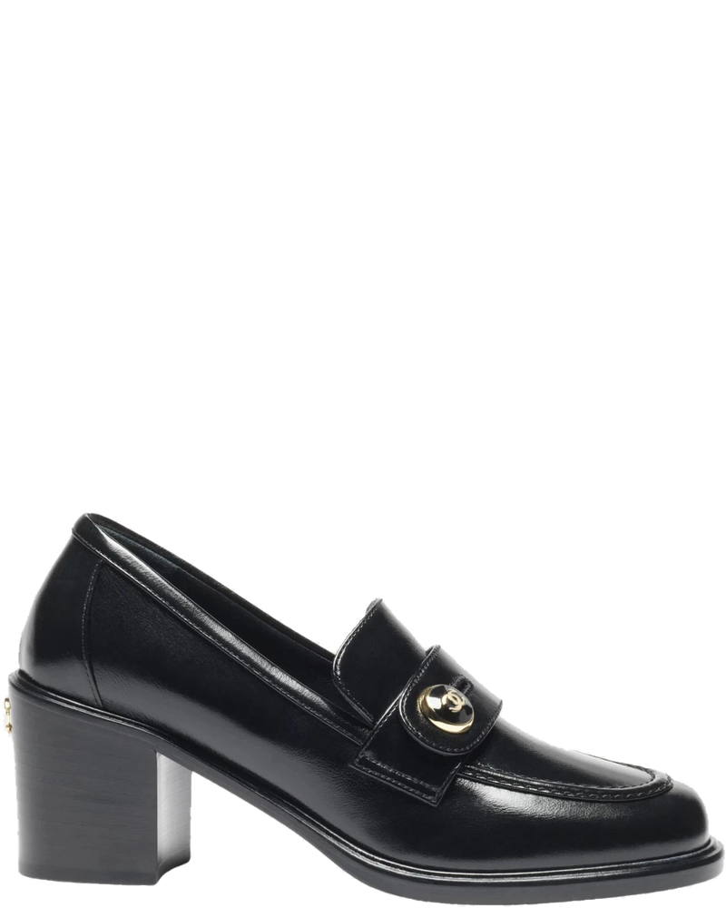Оригінальна Loafers In Black Shiny Calfskin Chanel
