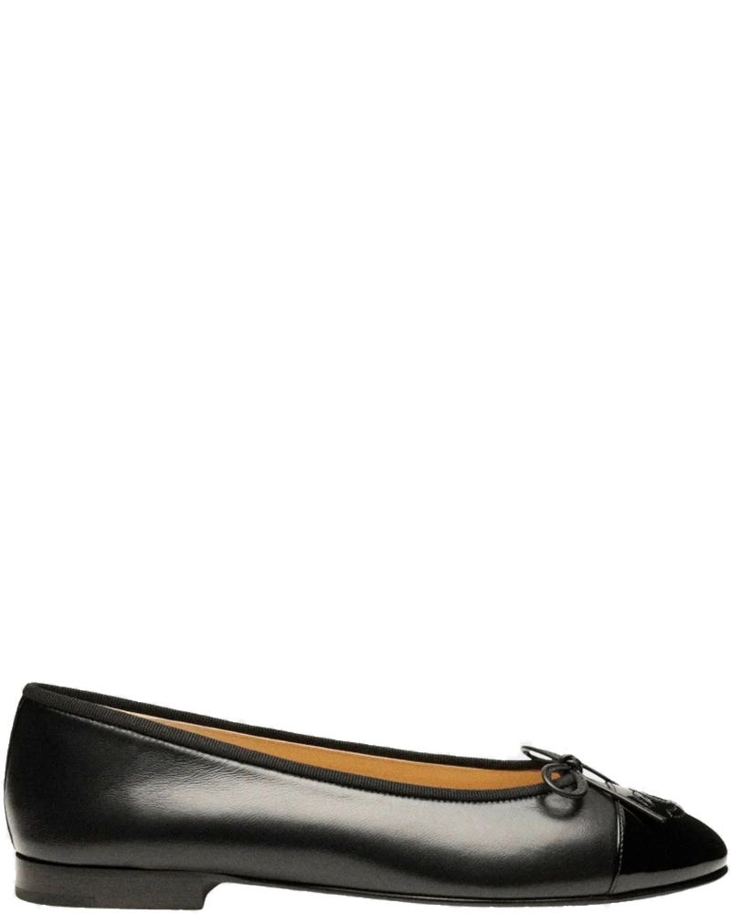 Оригінальна Ballerinas In Lambskin And Varnished Calf Chanel