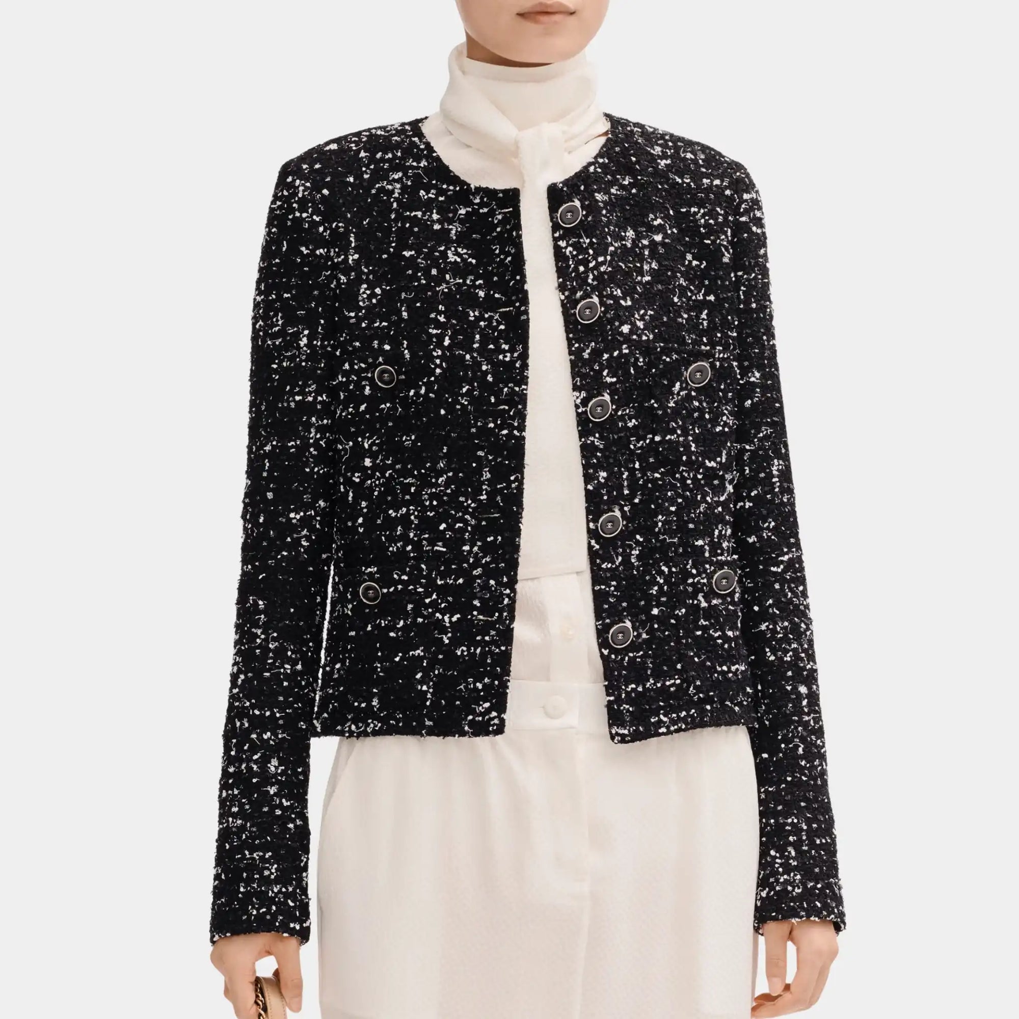 Оригінальна Jacket In Black And White Tweed Chanel – боковий вид