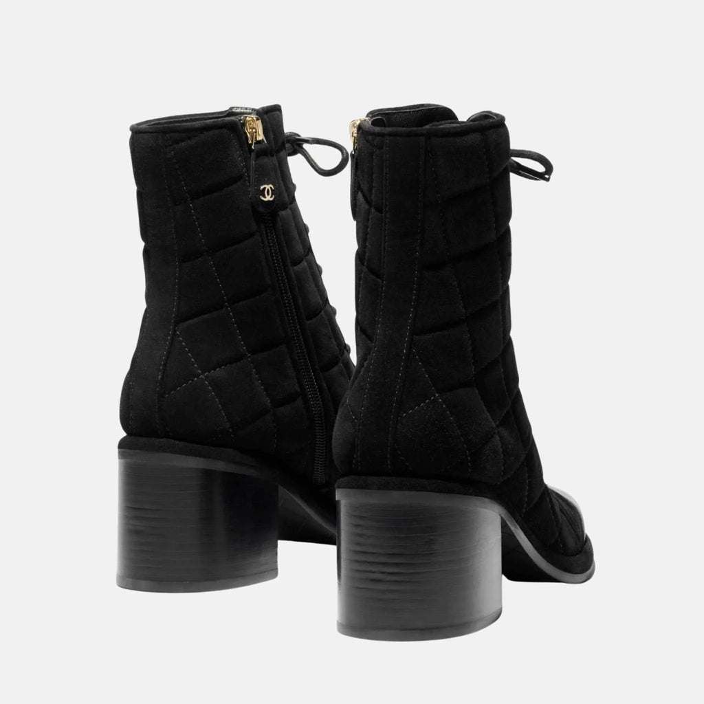 Оригінальна Lace Up Shoes In Velvet Calfskin And Calfskin Chanel – вид ззаду