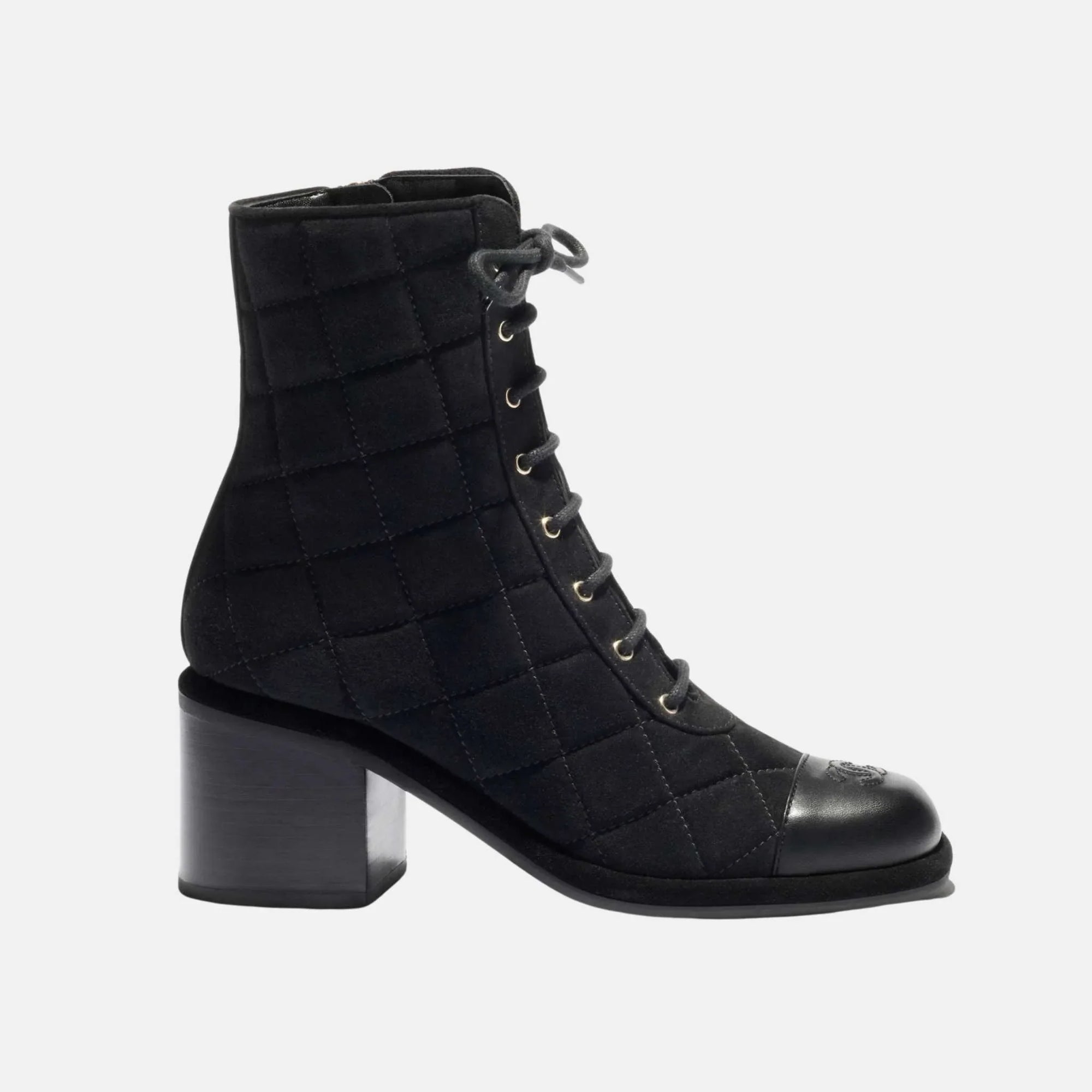 Оригінальна Lace Up Shoes In Velvet Calfskin And Calfskin Chanel – боковий вид