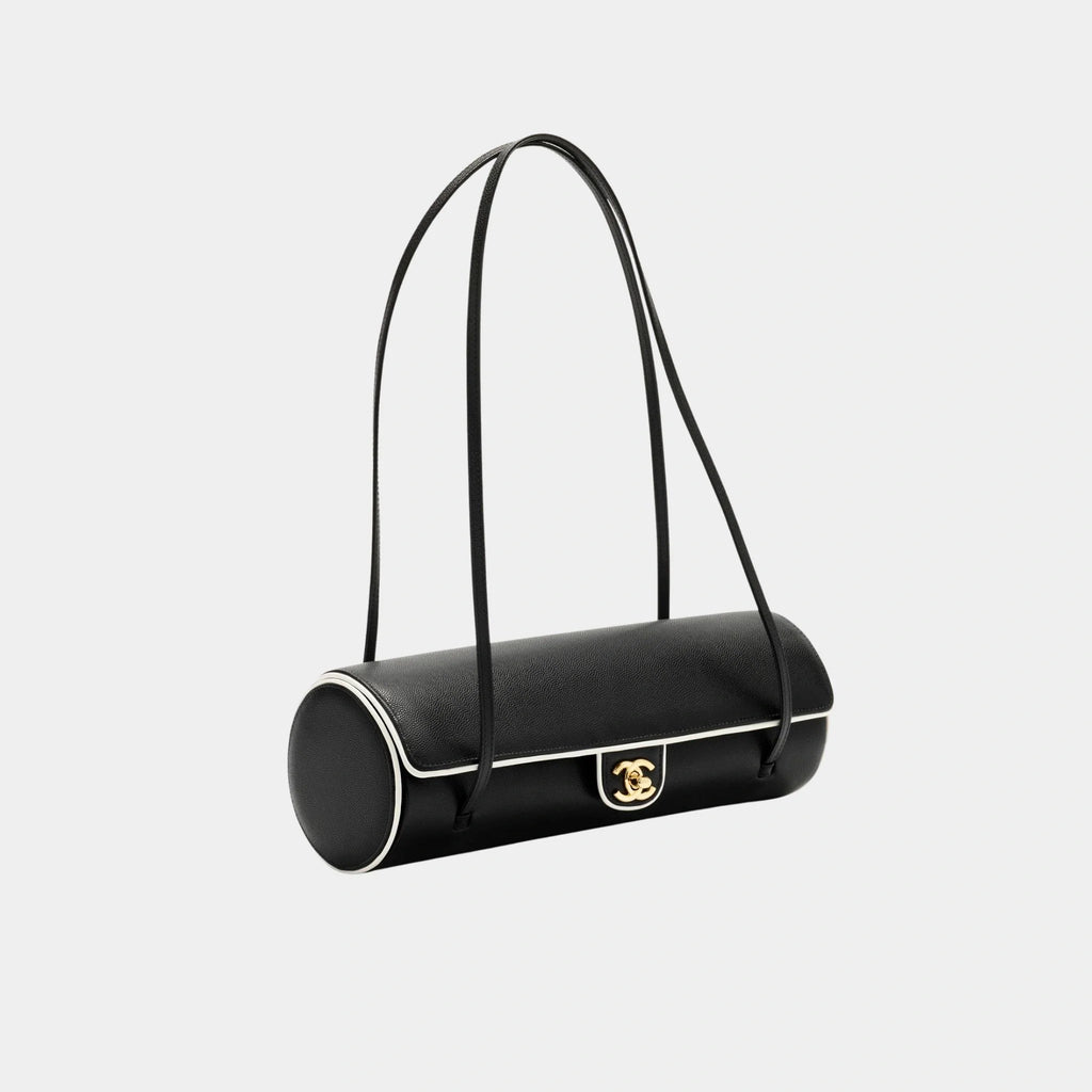 Оригінальна Large Bowling Bag Grained Veal Lamb & Gold-Plated Metal Black & White Chanel – боковий вид