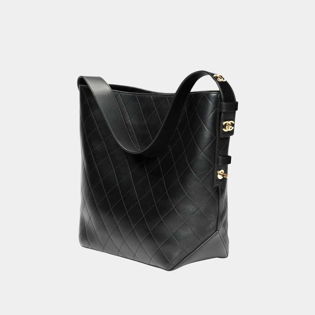 Оригінальна Large Bucket Bag Calfskin & Gold-Plated Metal Black Chanel – боковий вид