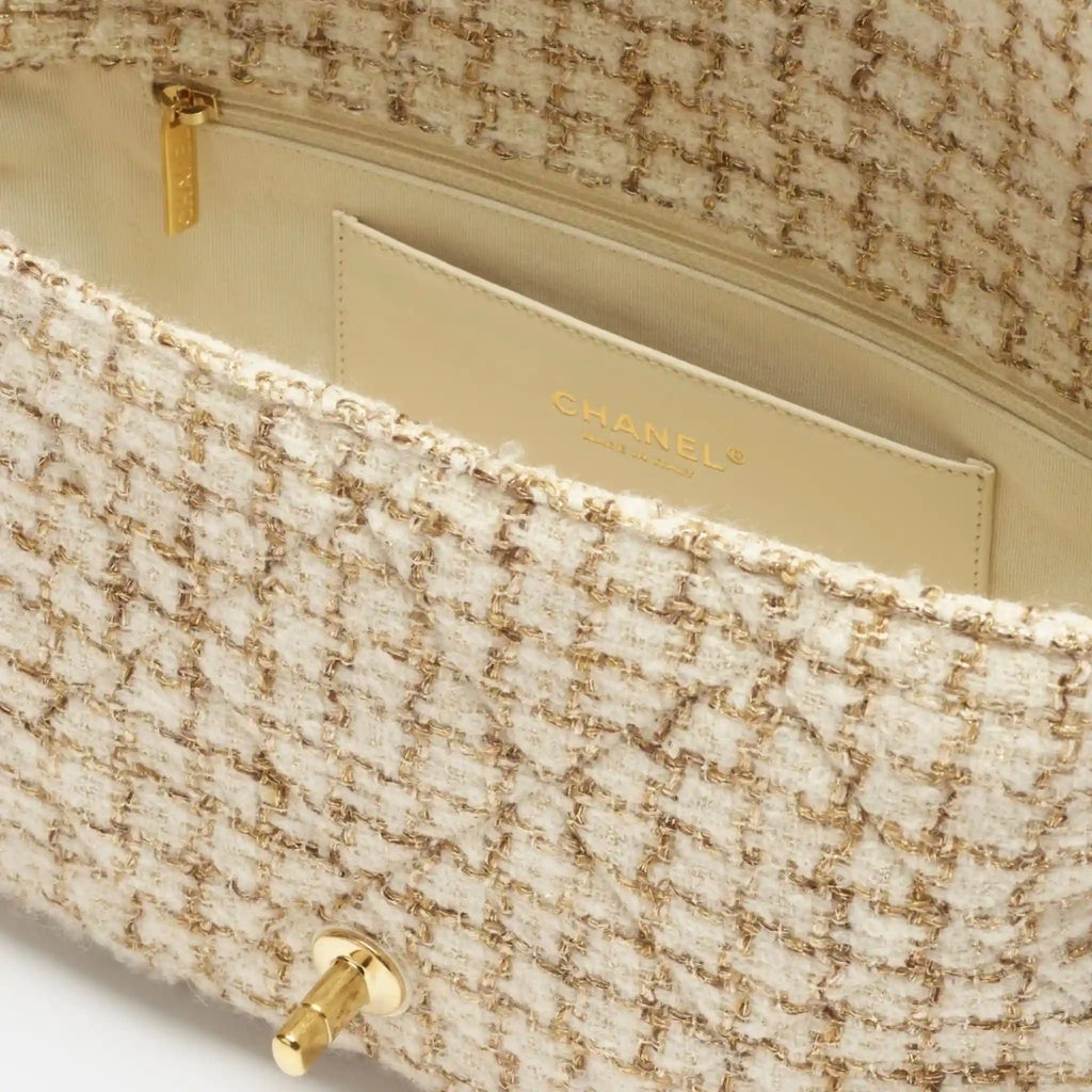 Large Flap Bag Tweed & Gold Metal Ecru Beige & Gold Chanel оригінал – Купити в Україні – вид ззаду