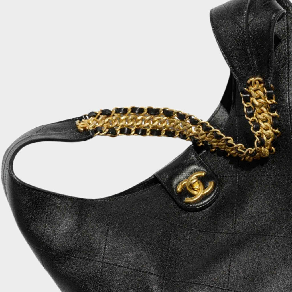 Large Hobo Bag Shiny Lambskin Gold Tone Metal Black Chanel – Гарантія оригінальності – вид ззаду
