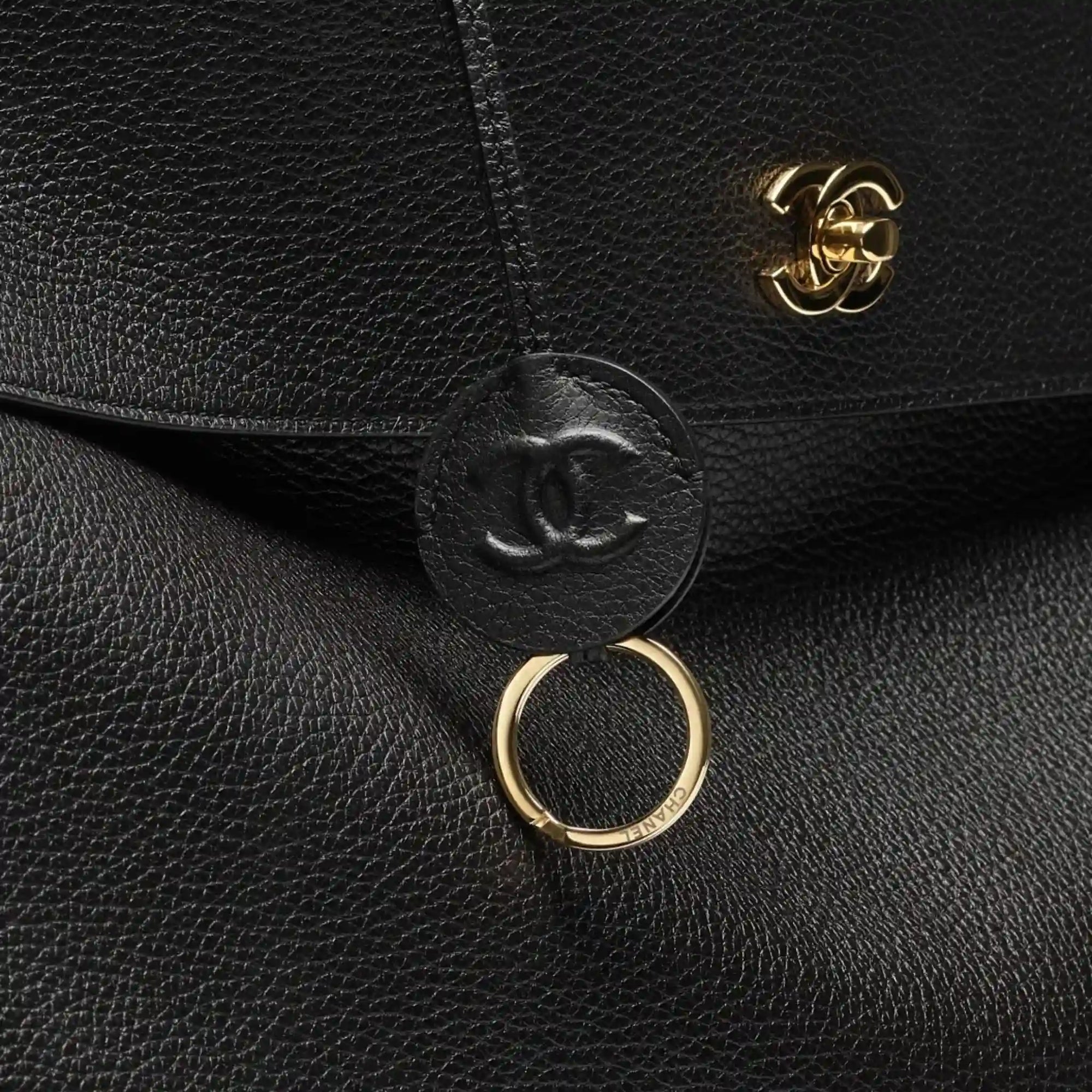 Large Tote Bag Grained Calfskin & Gold-Tone Metal Black Chanel оригінал – Купити в Україні – детальний вид