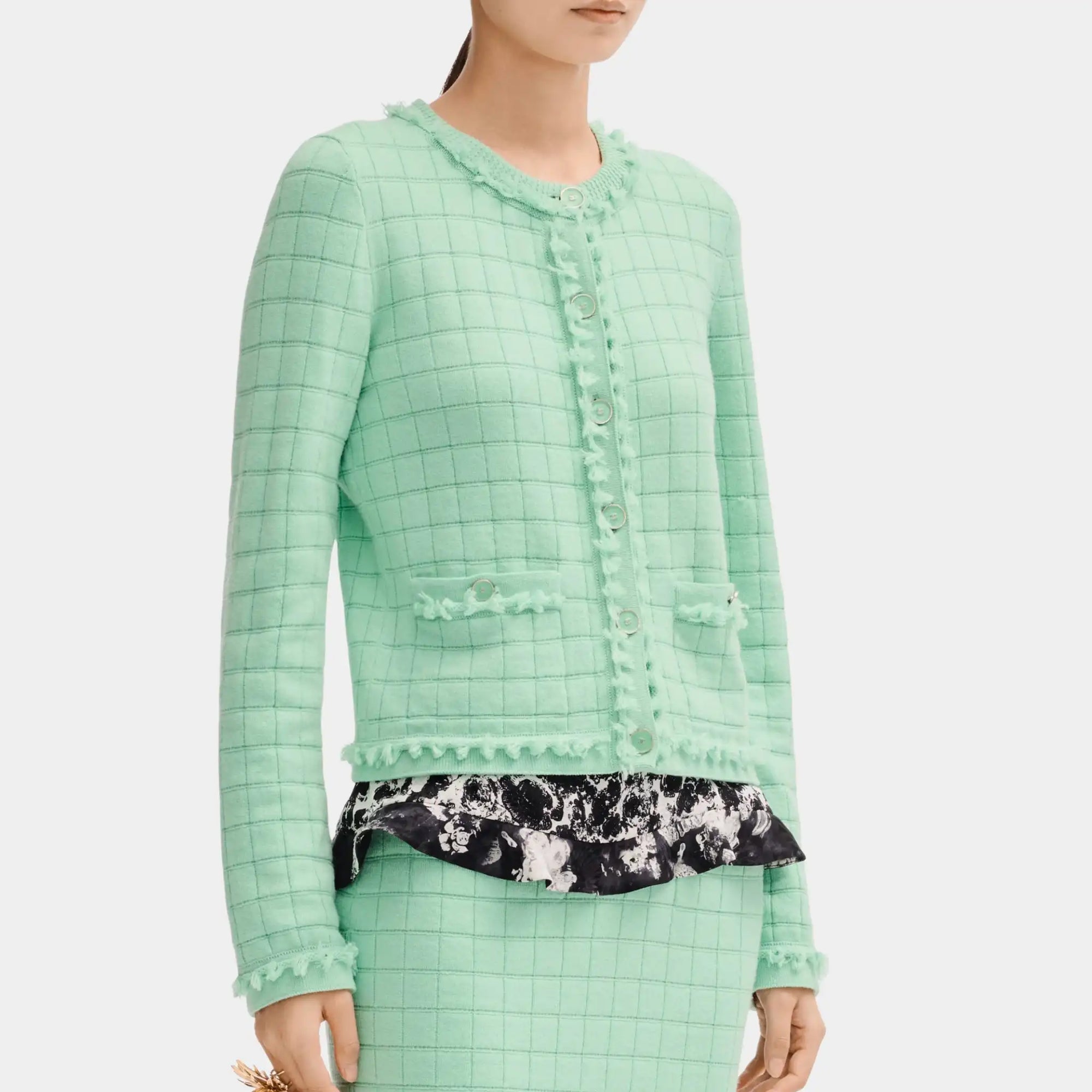 Light Green Jacket In Cashmere Chanel – Гарантія оригінальності – боковий вид