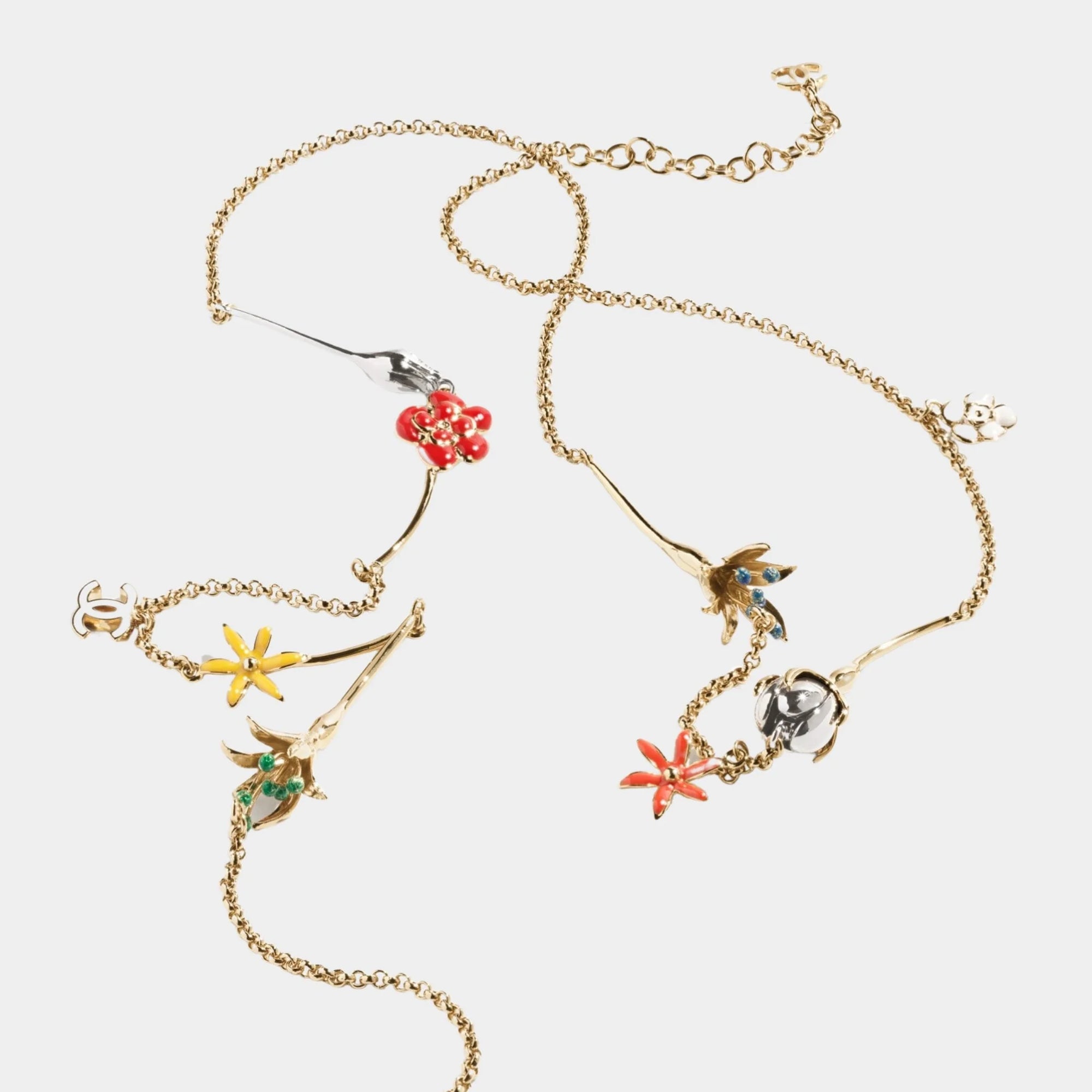 Long Necklace Metal & Resin Golden Silvery & Multicolor Chanel – Гарантія оригінальності – вид ззаду