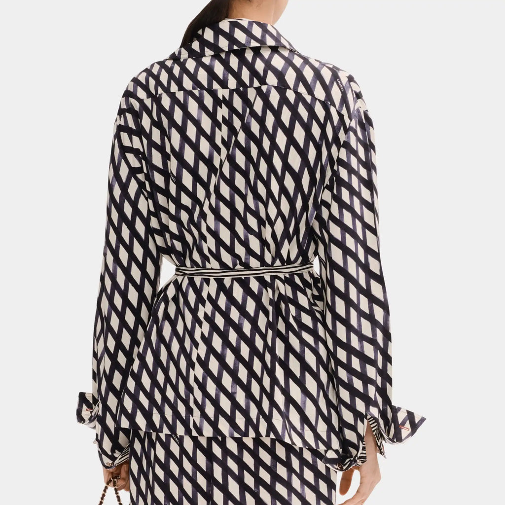 Оригінальна Long Sleeved Blouse In Printed Crepe De Chine Chanel – вид ззаду